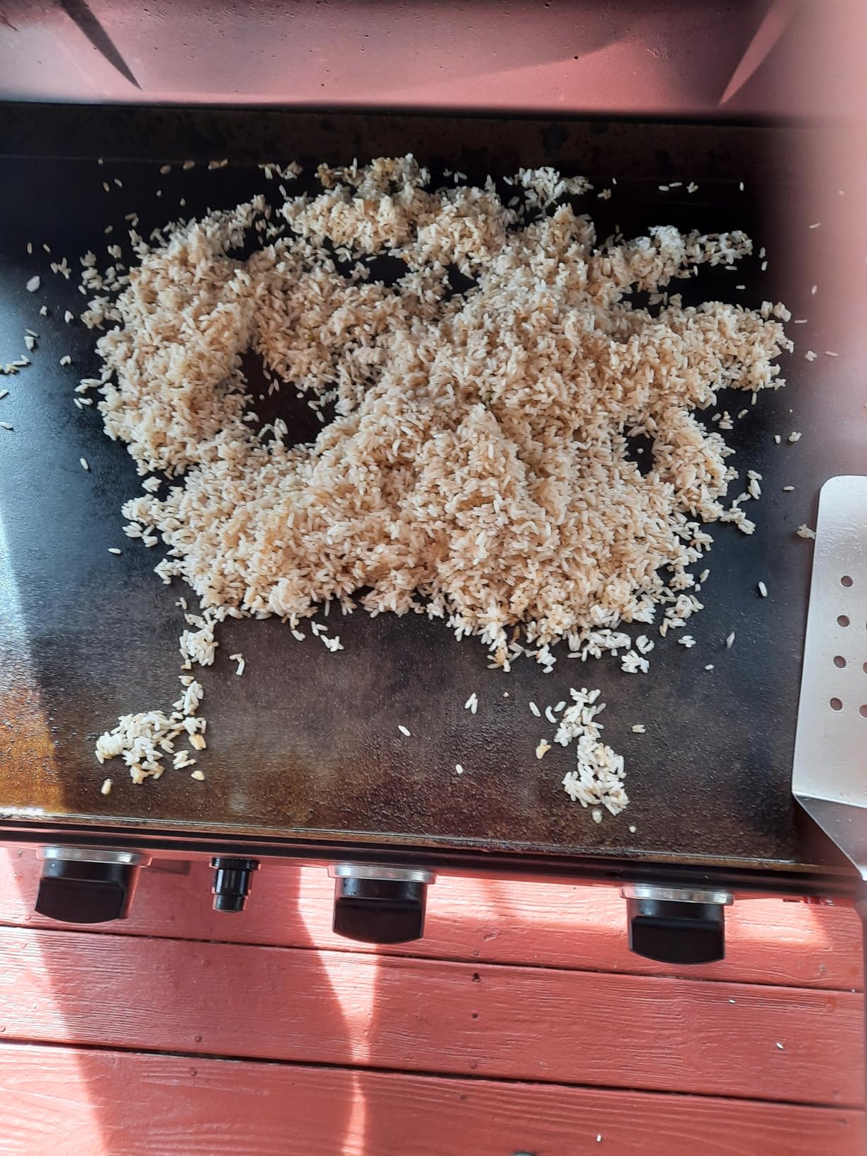 Char-Griller Flat Iron 3-Burner Propane Gas Flat-Top Griddle with Steel Griddle Top, Hinged Lid and Wind Guards, 520 Sq.In. customer photo 2