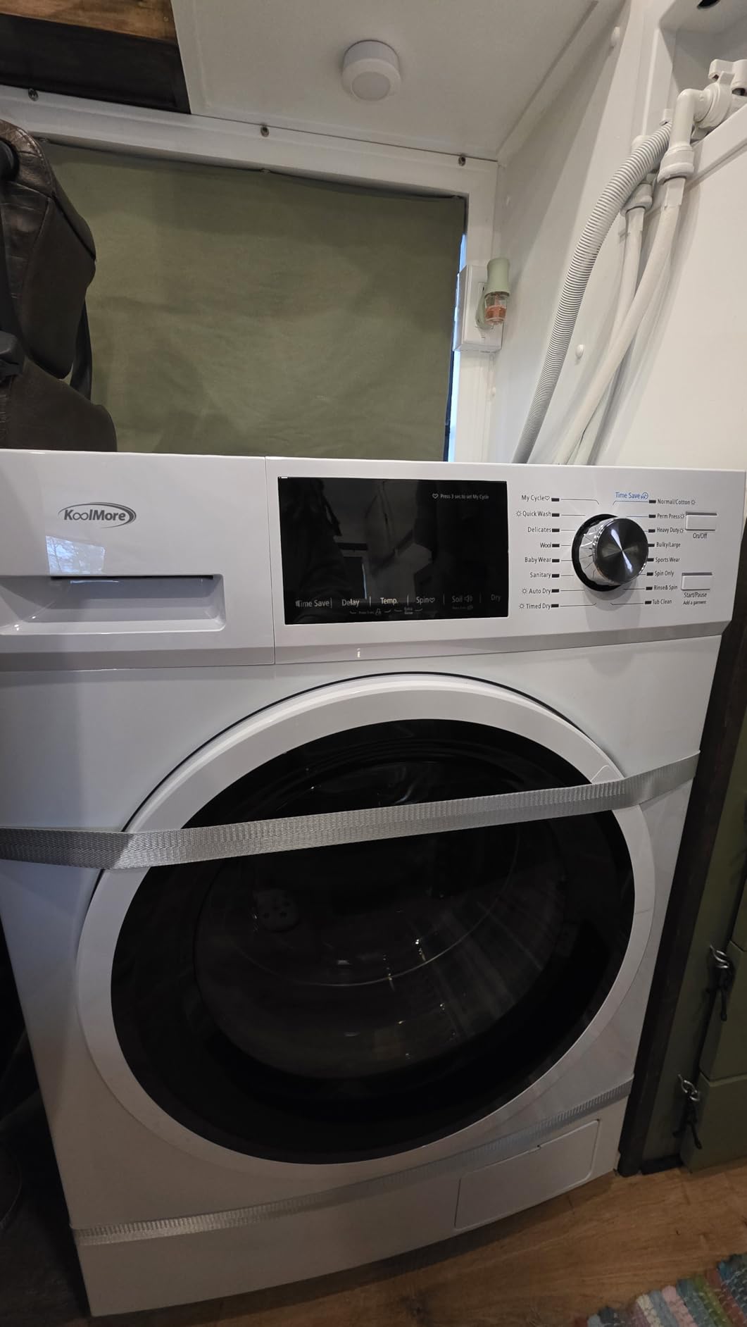 KoolMore 2-in-1 Front Load Washer and Dryer Combo, 2.7 Cu. Ft., for Apartment, Dorm, RV, 16 Wash and 4 Dry Cycles, Compact Space Saver [White] [120V] (FLC-3CWH) customer photo 1