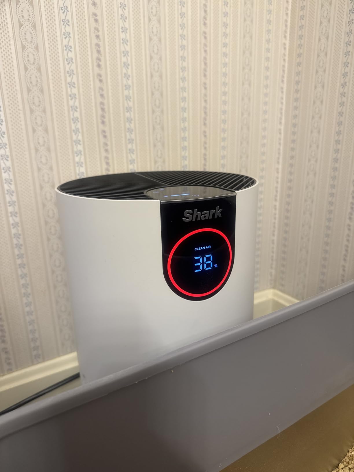 Shark Clean Sense Air Purifier HP102, 500 Sq Ft, Bedroom, Nursery, Home Office, Dorm, HEPA-Exceeding Filter, Captures Pollutants, Pet Dander, Dust, Odor, White customer photo 1