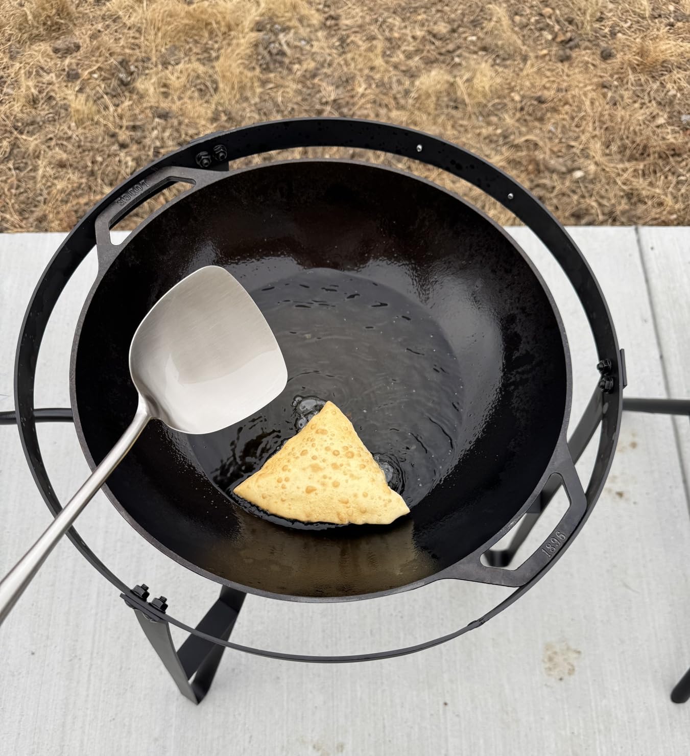 Lodge Cast Iron Wok with Dual Loop Handles, PFAS Free, 14 Inches, Oven & Stovetop Safe, Non-Toxic & Durable customer photo 1