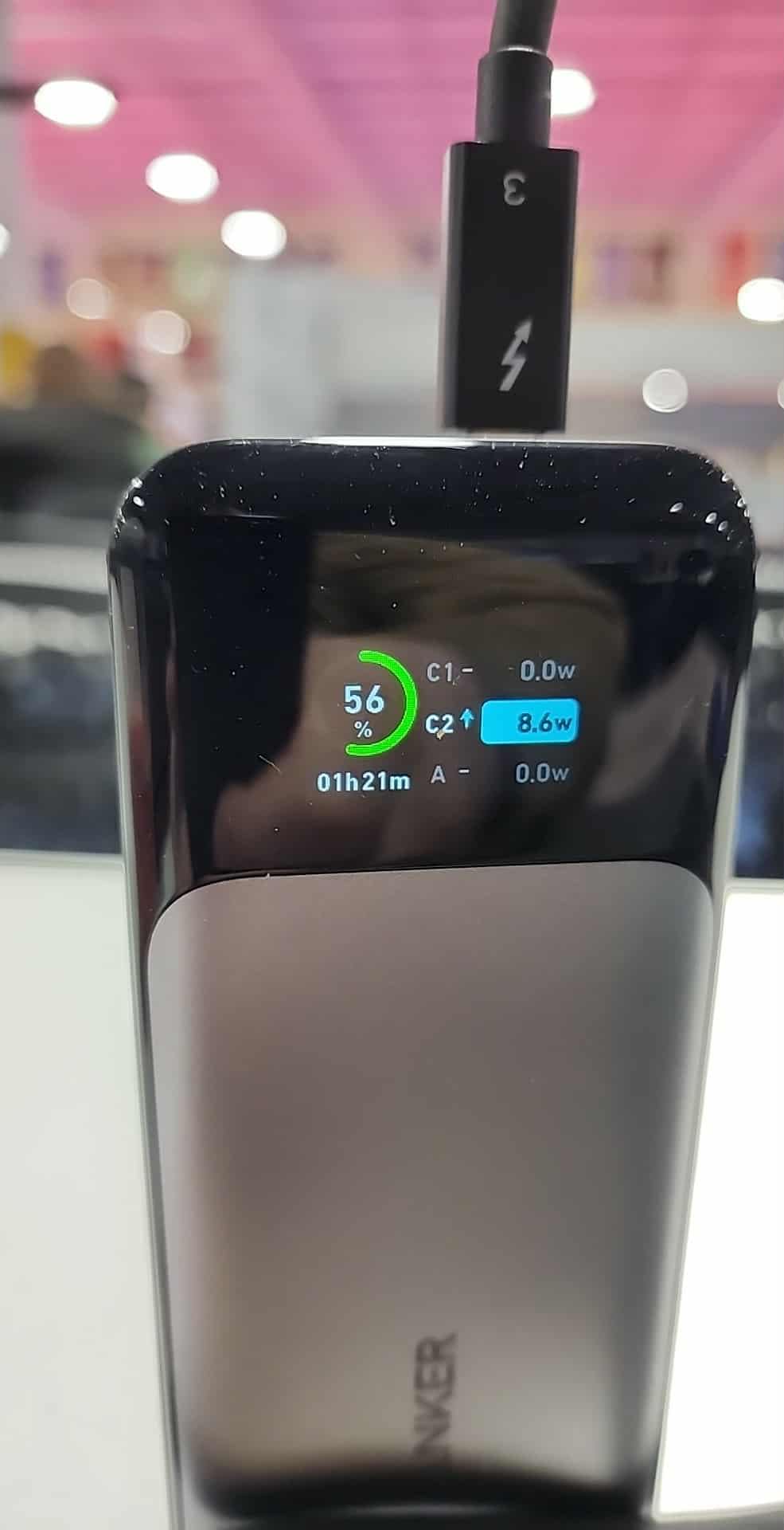 Anker 737 Power Bank, 140W 24,000mAh 3-Port Laptop Charger, Smart Display customer photo 2