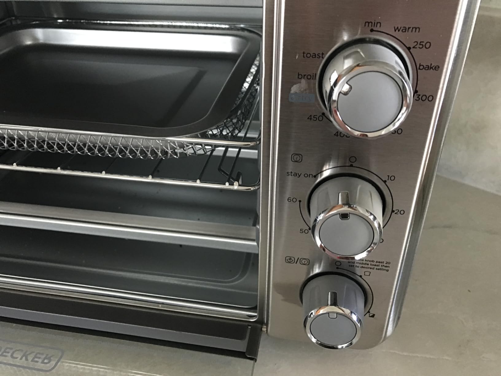 BLACK+DECKER Crisp 'N Bake Air Fryer Countertop Convection Toaster Oven, Large Capacity, 6-Slice, 5-in-1, Fits 12