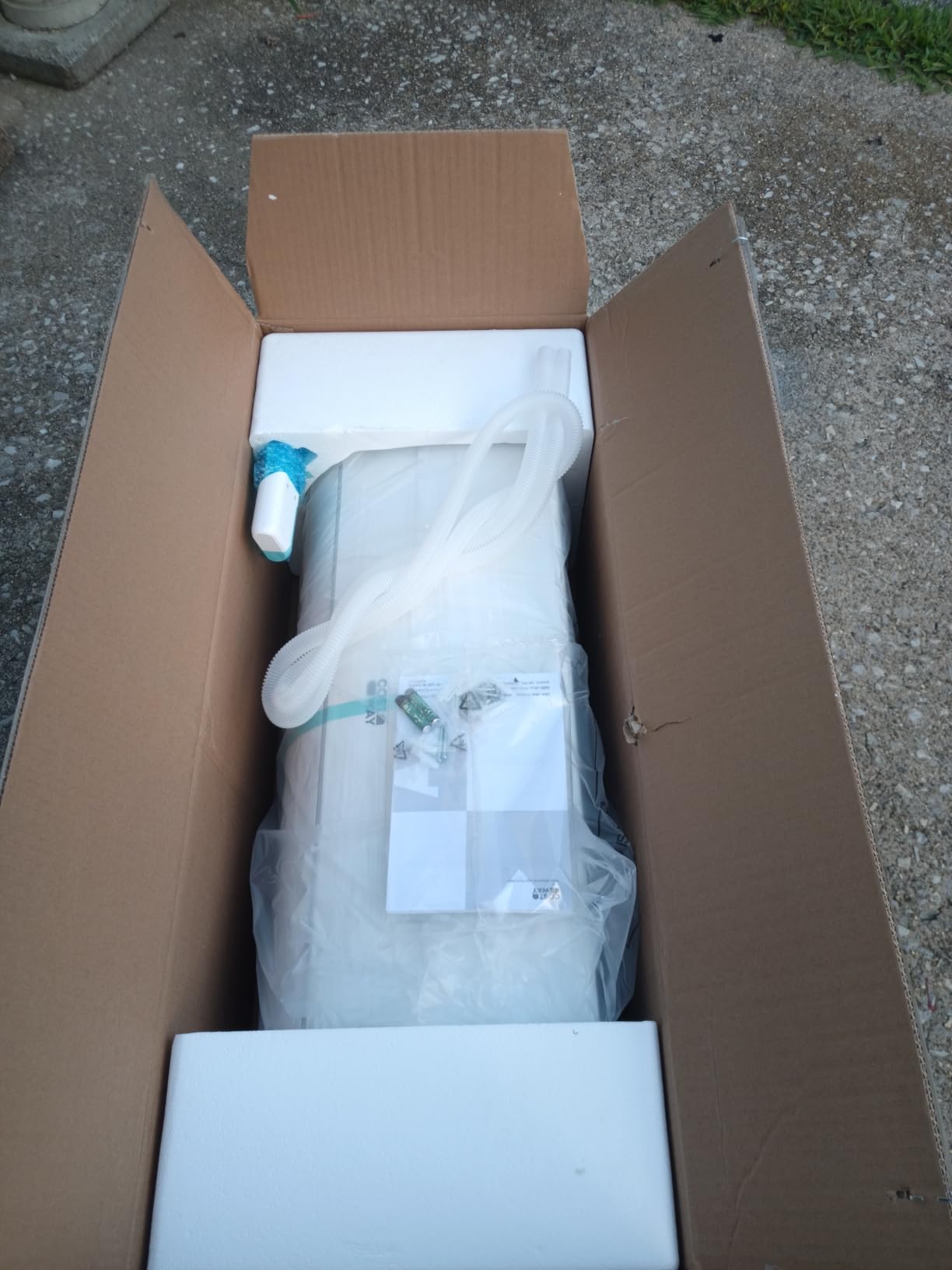 COSTWAY 12000BTU Mini Split Air Conditioner& Heater customer photo 1