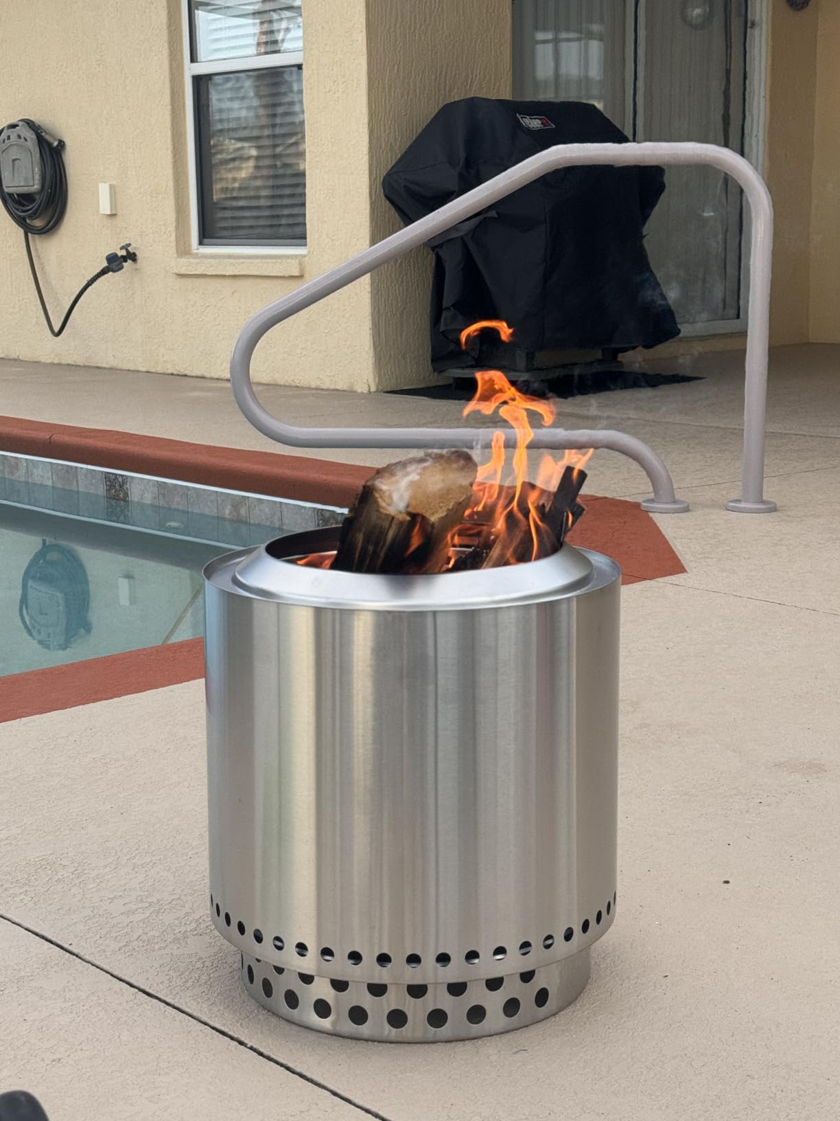 Solo Stove Ranger 2.0 with Stand - 15 Inch Smokeless Portable Fire Pit - Lightweight Outdoor Fireplace with Removable Ash Pan, Stainless Steel, Carry Case Included customer photo 1