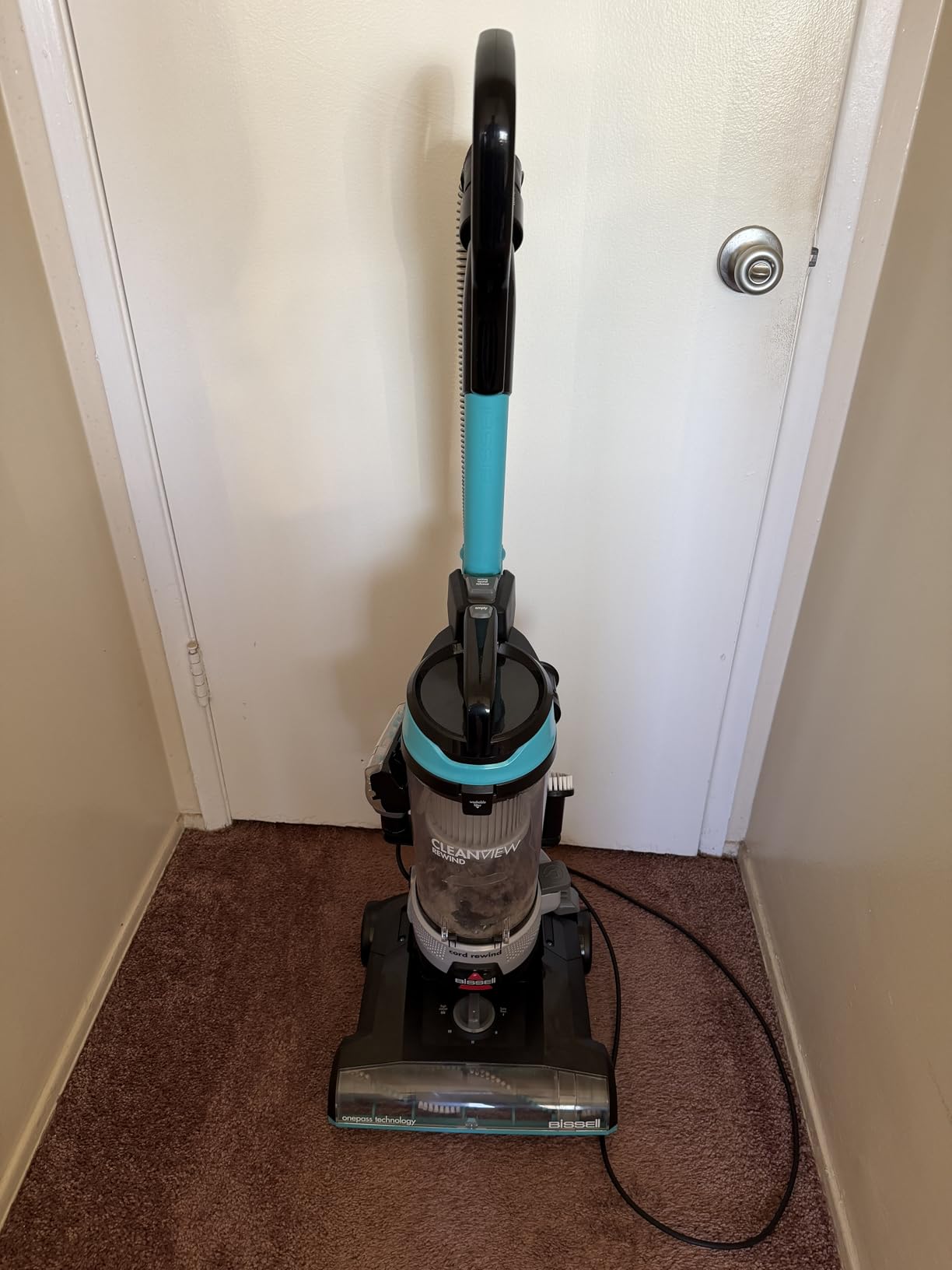 Bissell CleanView Rewind Pet Bagless Vacuum with Automatic Cord Rewind, Active Extension Wand for Hard-to-Reach Areas, Powerful Suction & Multi-Surface Cleaning, 3534 customer photo 2
