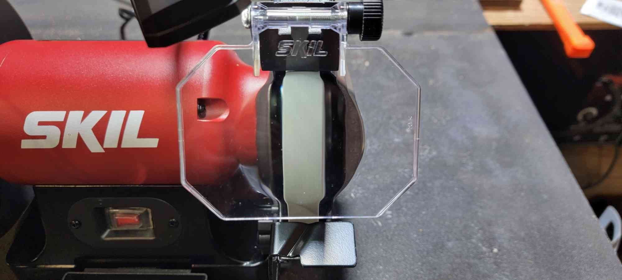 SKIL 3.0 Amp 8 In. Bench Grinder with Built-in Water Cooling Tray & LED Work Light (BI9502-00) customer photo 1