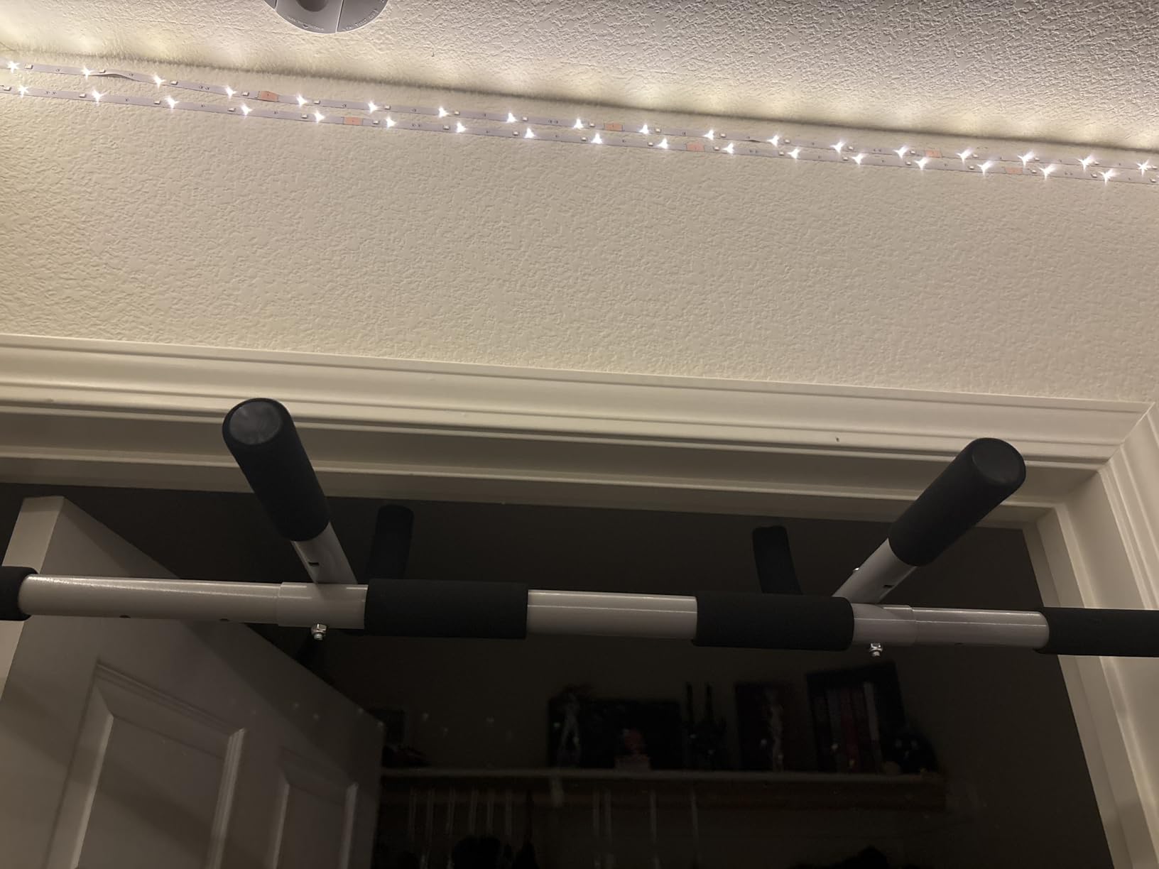Ally Peaks Pull Up Bar for Doorway, Multiple Levels Width Adjustable Pull Up Bar Accurately Match Wide and Narrow doorframe, Indoor Chin-Up Bar Workout Bar, USA Original Patent customer photo 2