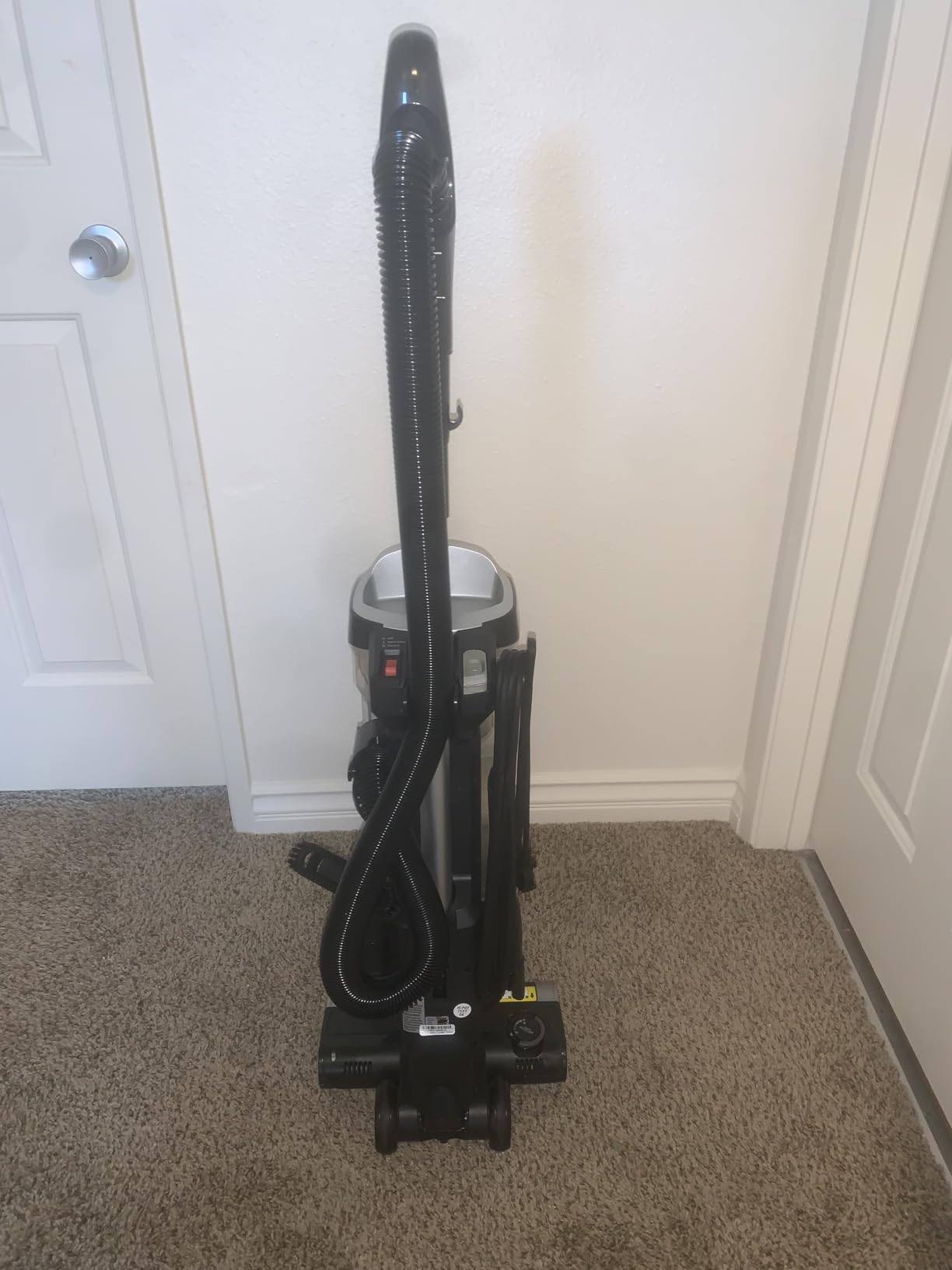 Shark ZU102 Rotator Pet Upright Vacuum with PowerFins HairPro & Odor Neutralizer Technology customer photo 1
