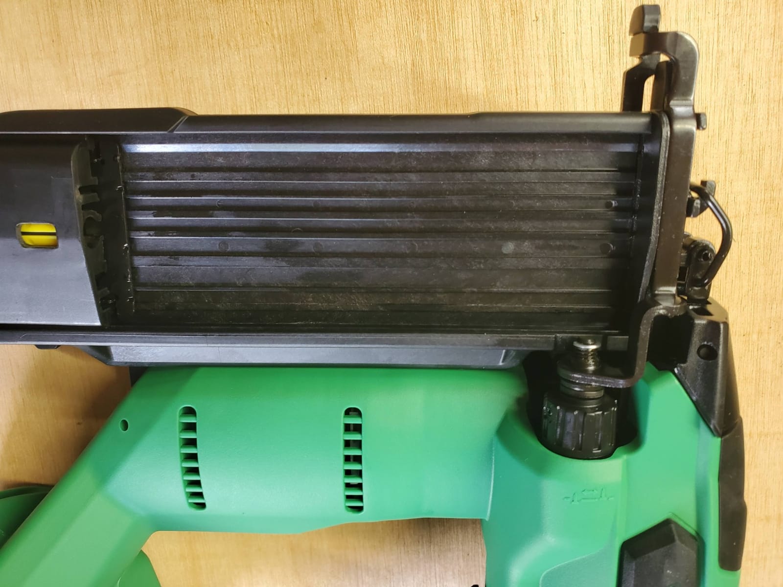 Metabo HPT 18 Gauge Brushless Cordless Brad Nailer Kit, NT1850DFT | 2.0Ah Lithium Ion Battery Included, Drives 5/8 to 2 Inch Nails, Compact Design, MultiVolt Compatible customer photo 2