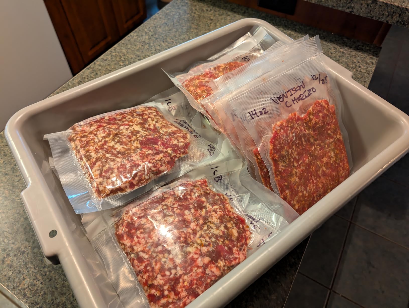 MEGAWISE Vacuum Sealer|80 kPa Powerful Suction|Built-in Cutter, Dry/Wet Modes|One-Touch Automatic Sealing|Food Sealing Machine|Includes 10 Vacuum Bags,for Meat, Seafood, Vegetables & Freezer Storage customer photo 1