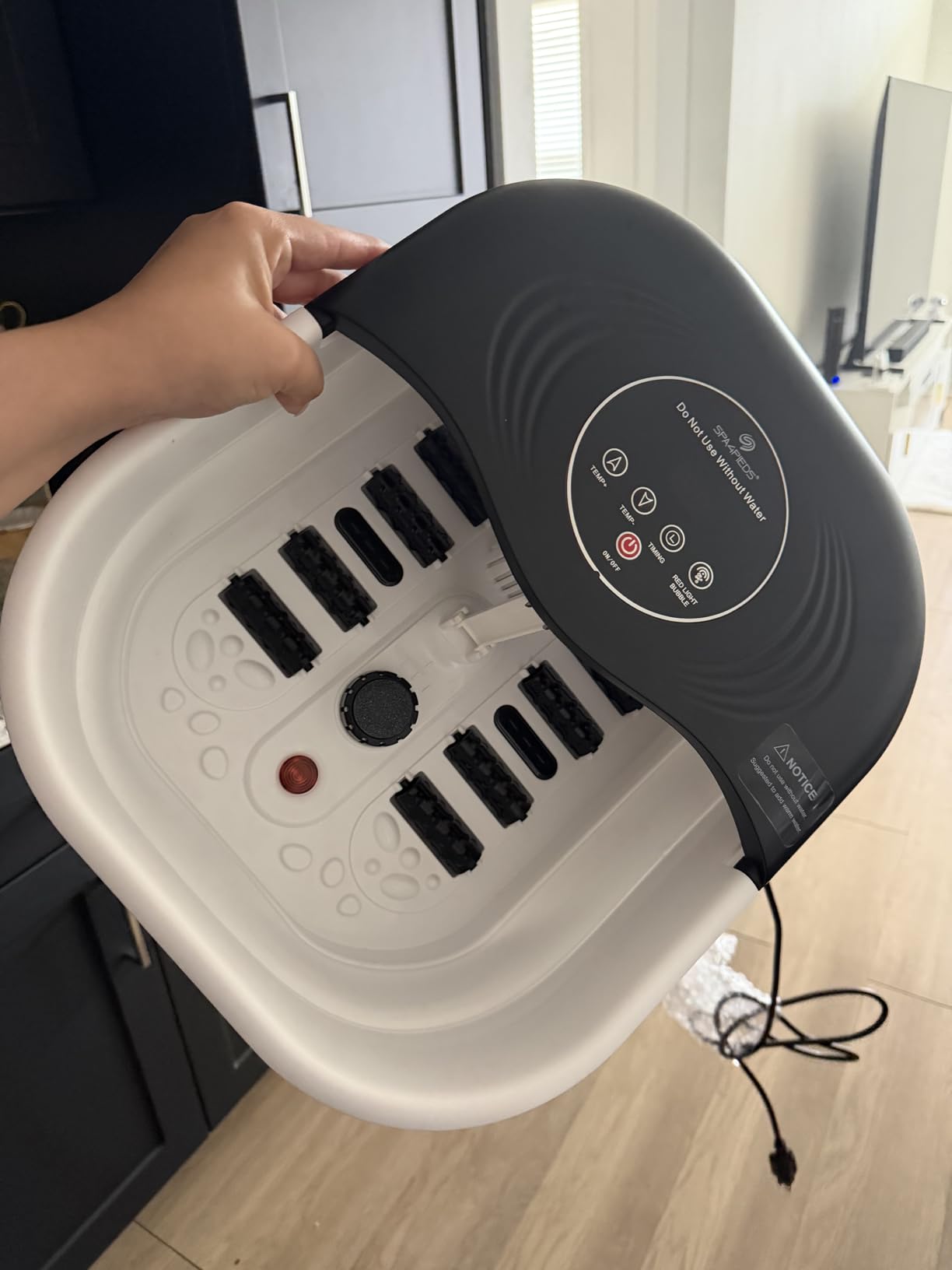 SPA4PIEDS Collapsible Heated Foot Spa Bath with Bubble, Foot Soaking Tub Featuring 8 Shiatsu Rollers, Pumice Stone and Built-in Timer for Mom, Dad and Foot Relaxation (Black) customer photo 1