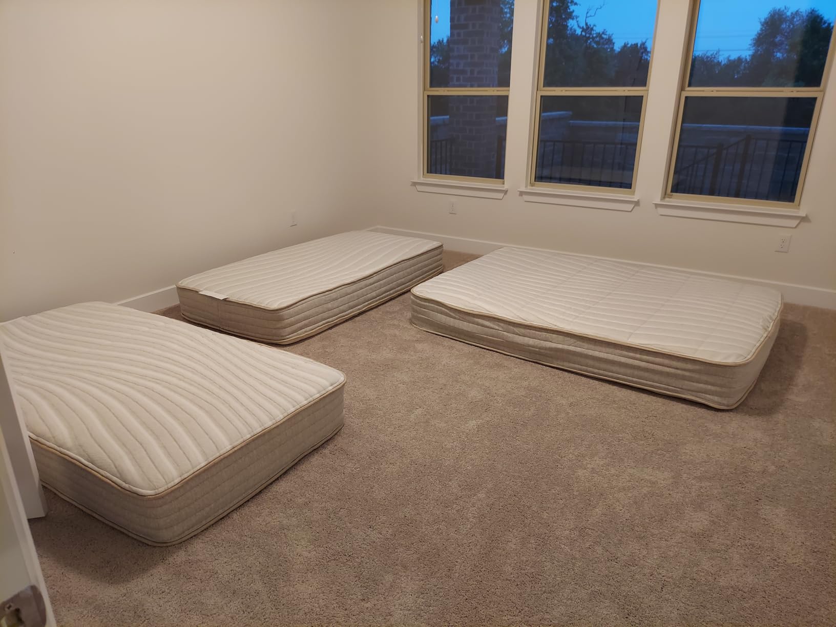 Ethical Mattress CO 10-inch Mattress, Organic & Toxin-Free, Queen Size | Medium Firm Hybrid, Bed-in-a-Box, Made in the USA with Organic Cotton, Wool, Latex & Pocketed Coil Springs customer photo 2