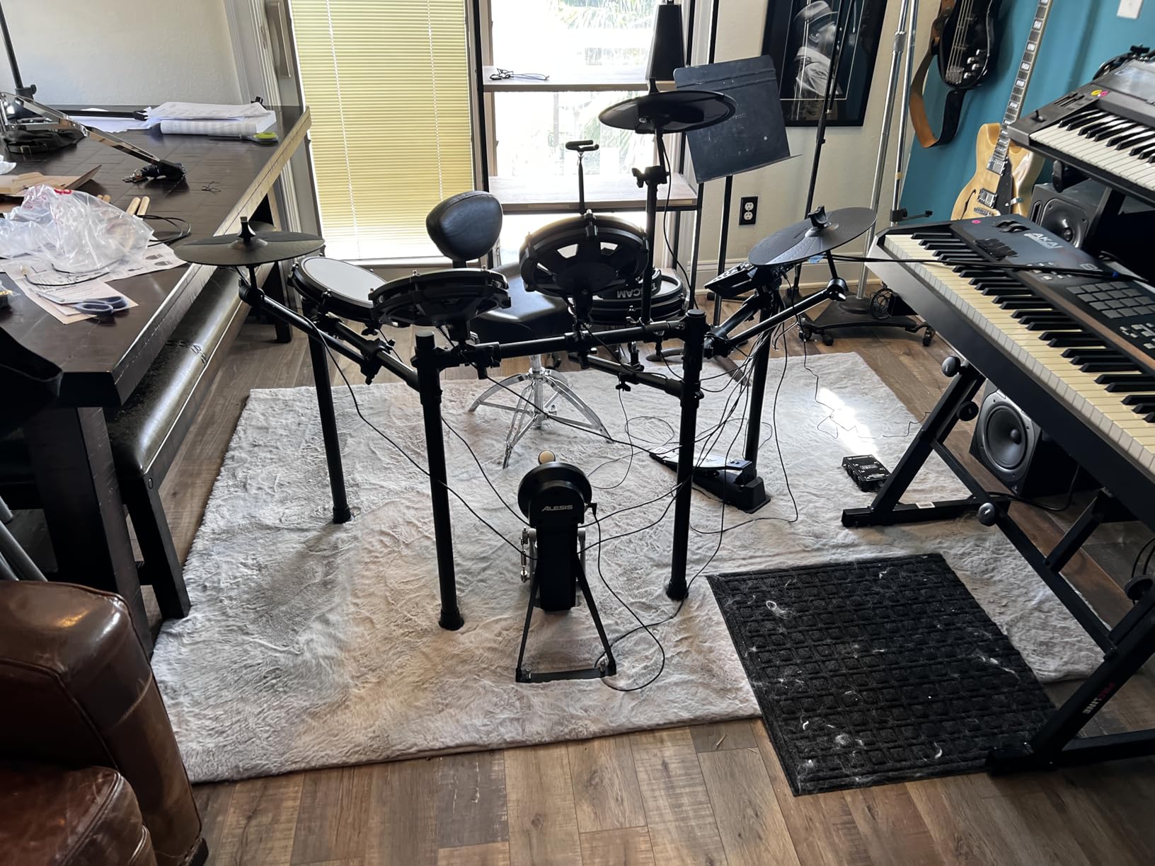 Alesis Nitro Max Kit Compact Electric Drum Kit with Quiet Mesh Pads, 10
