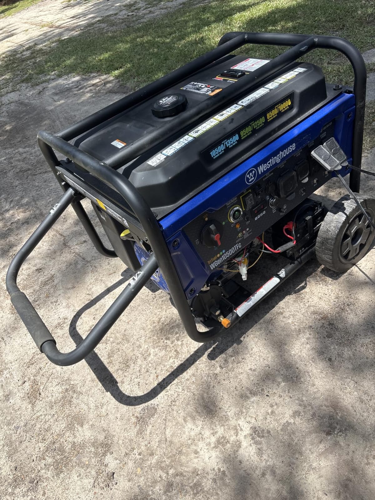 Westinghouse 13500 Peak Watt Tri-Fuel Home Backup Portable Generator, Remote Electric Start, Transfer Switch Ready, Gas, Propane, and Natural Gas Powered customer photo 2