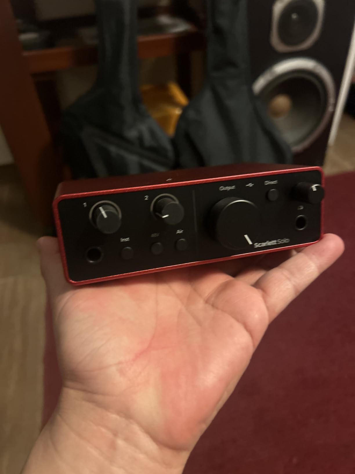 Focusrite Scarlett Solo 4th Gen USB Audio Interface, for the Guitarist, Vocalist, or Producer - High-Fidelity, Studio Quality Recording, and All the Software You Need to Record | 1 XLR Mic Preamp, 1 Hi-Z Instrument Input, 24-Bit/192kHz, 120dB Dynamic Range, Air Modes, PC/Mac/iPad Compatible customer photo 1