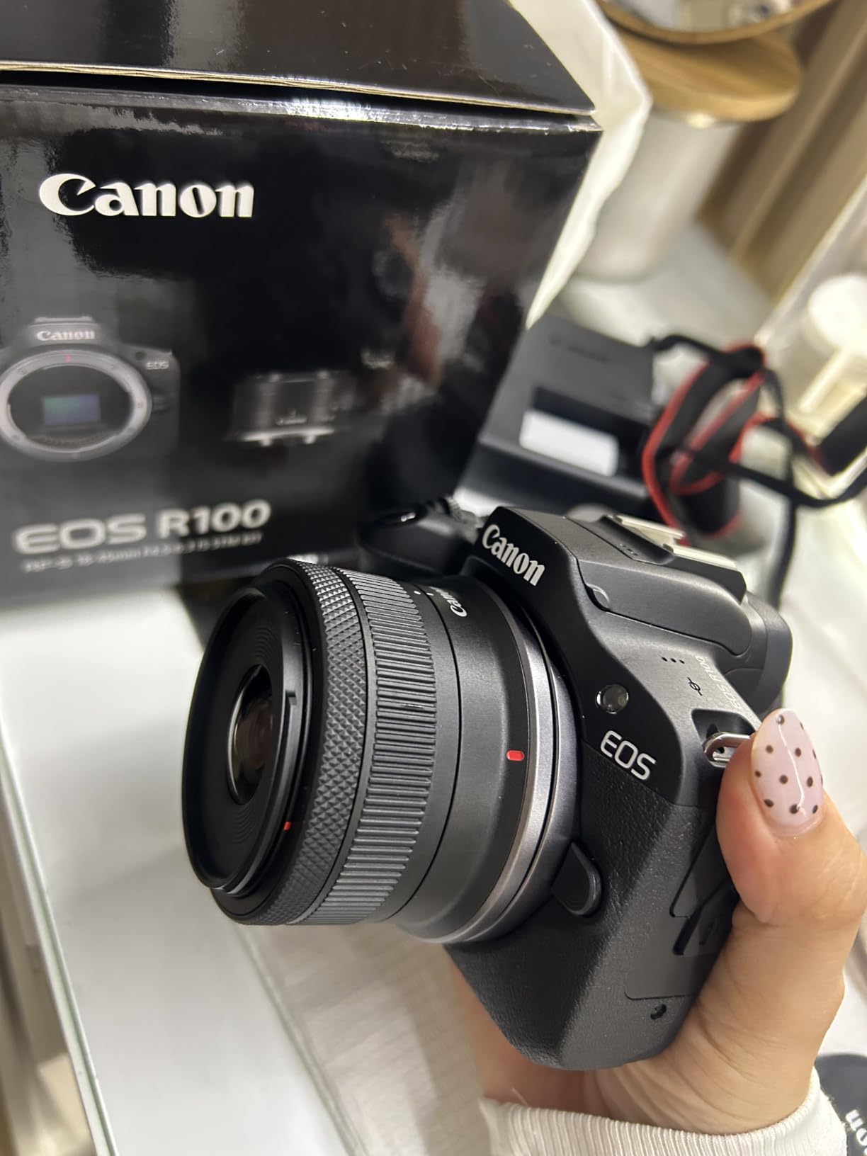 Canon EOS R100 Mirrorless Camera RF-S18-45mm F4.5-6.3 is STM Lens Kit, 24.1 Megapixel CMOS (APS-C) Sensor, 4K Video, Wi-Fi & Bluetooth, Beginner Photographers and Creators, Digital Camera, Black customer photo 2