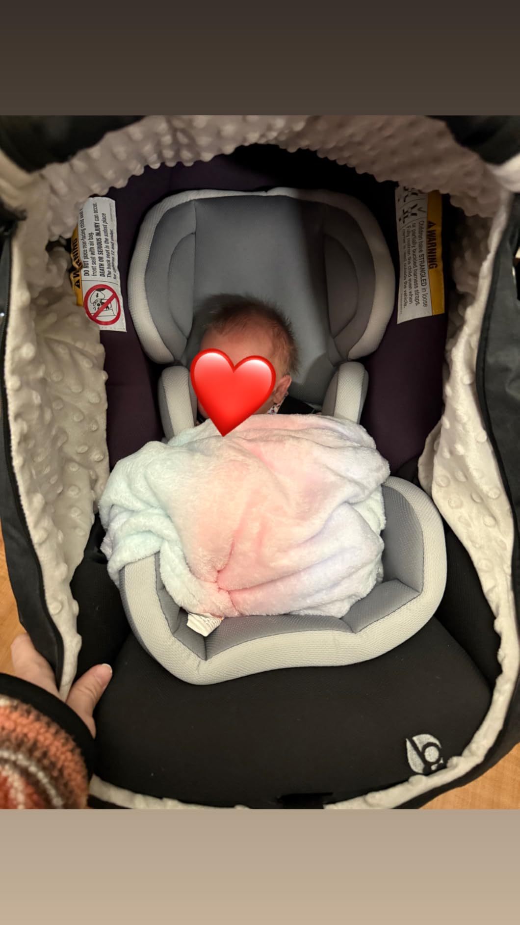 Baby Trend Secure-Lift Infant Car Seat, Dash Grey, Compact Lightweight Carrier, Infant Comfort Cushioning, Adjustable Harness Fit customer photo 2