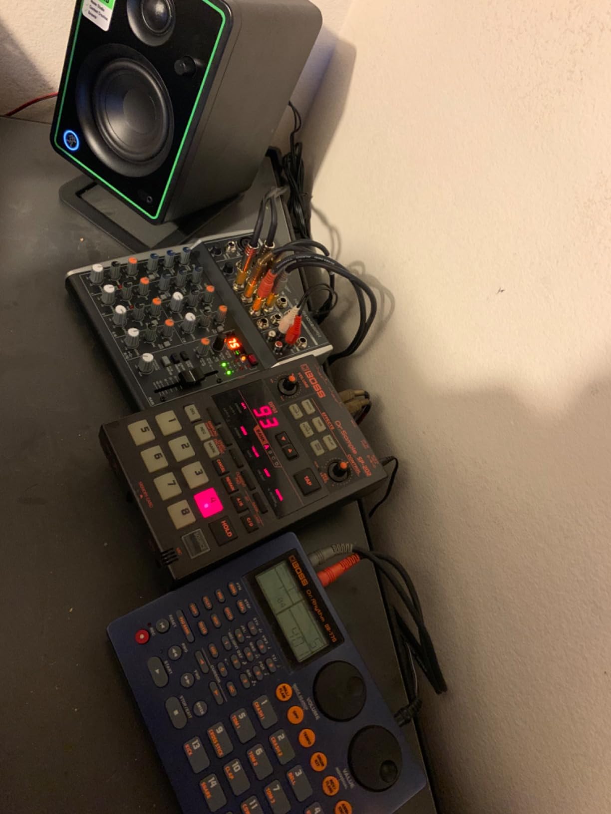 Behringer Xenyx 1002SFX 10-channel Analog Streaming Mixer customer photo 1