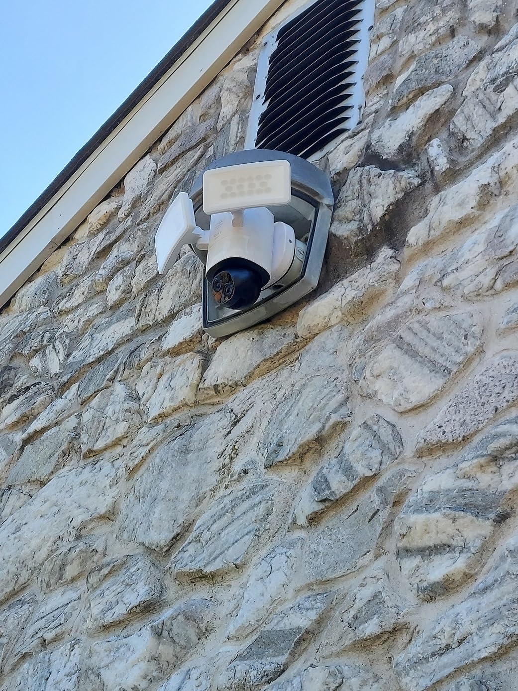 eufy Security Floodlight Camera E340, Dual-Lens, 360° Coverage, 8X Zoom | Pan & Tilt, AI Detection & Tracking, 24/7 Recording, 2000 LM, Dual-Band Wi-Fi 6, No Monthly Fee, Wired Outdoor customer photo 2