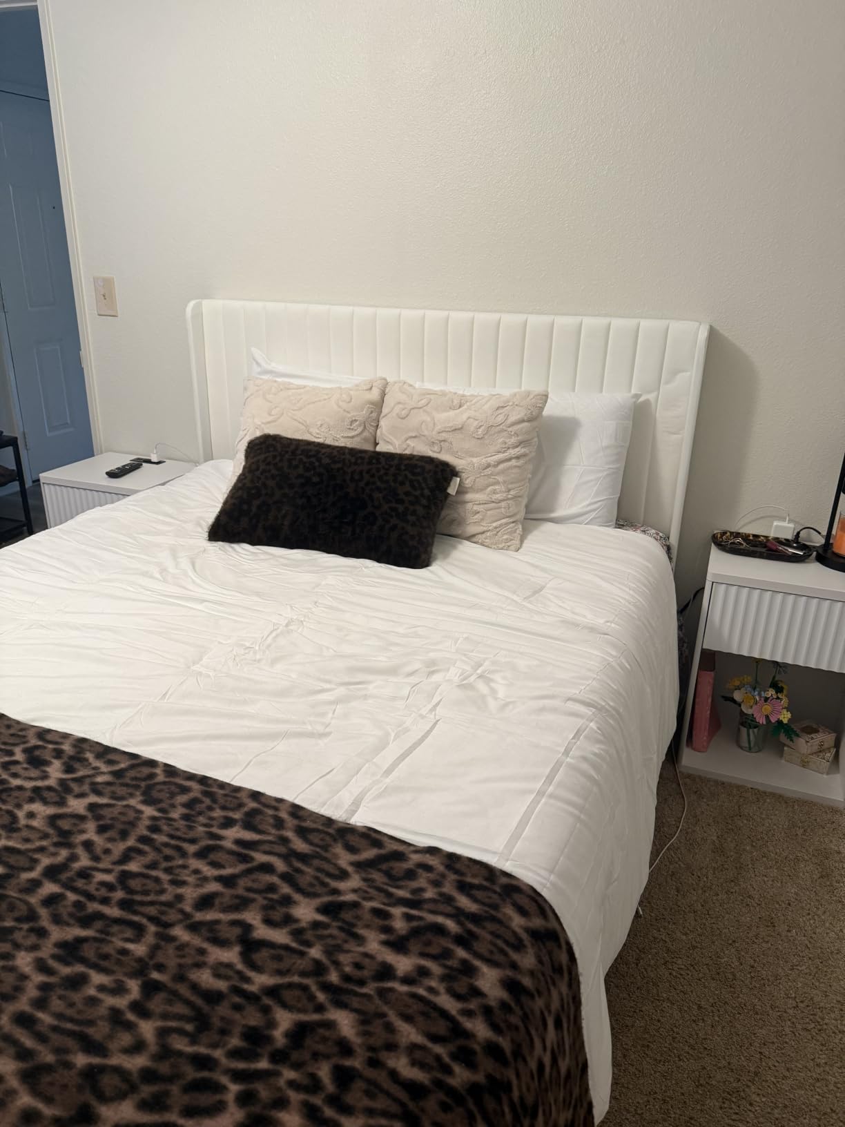 Allewie Queen Size Velvet Bed Frame/Vertical Channel Tufted Wingback Headboard/Upholstered Platform Bed/Strong Wooden Slats/No Box Spring Needed/Easy Assembly/White customer photo 2