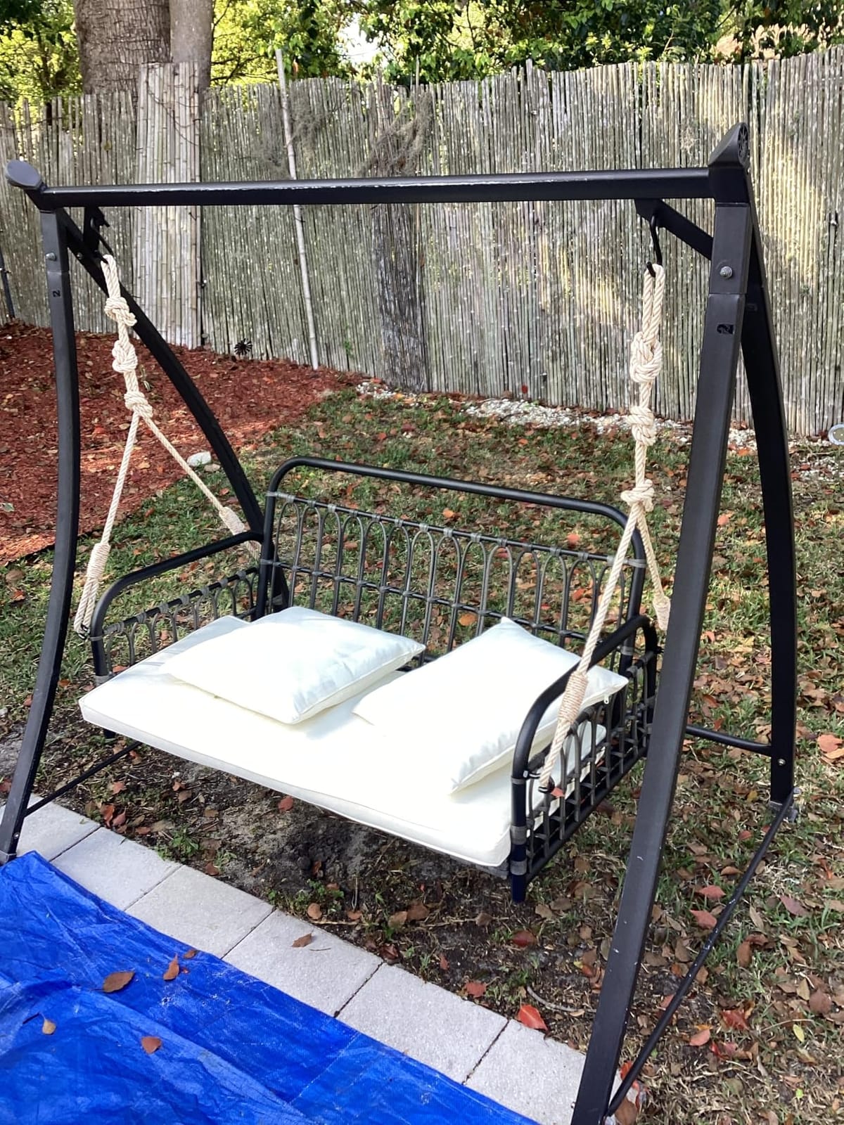 Tangkula Outdoor Wicker Porch Swing, 2-Person Hanging Seat with Seat & Back Cushions, Heavy-Duty Metal Frame & 2 Sturdy Hanging Ropes, Wicker Woven Swing Loveseat for Front Porch, Backyard (Off White) customer photo 1