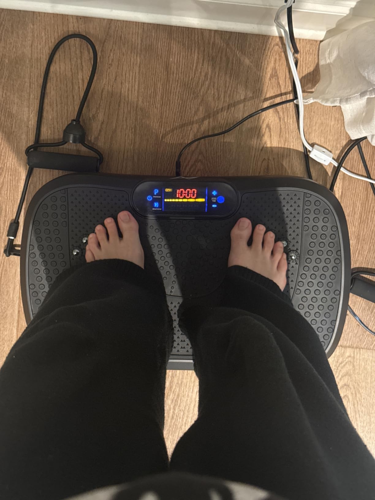 Vibration Plate Fitness Platform Exercise Machine Body Vibrating Board | Curved Design 200W Powerful Bluetooth Linear Oscillating Whole Body Shake Plate for Lymphatic Drainage Recovery Body Toning customer photo 1