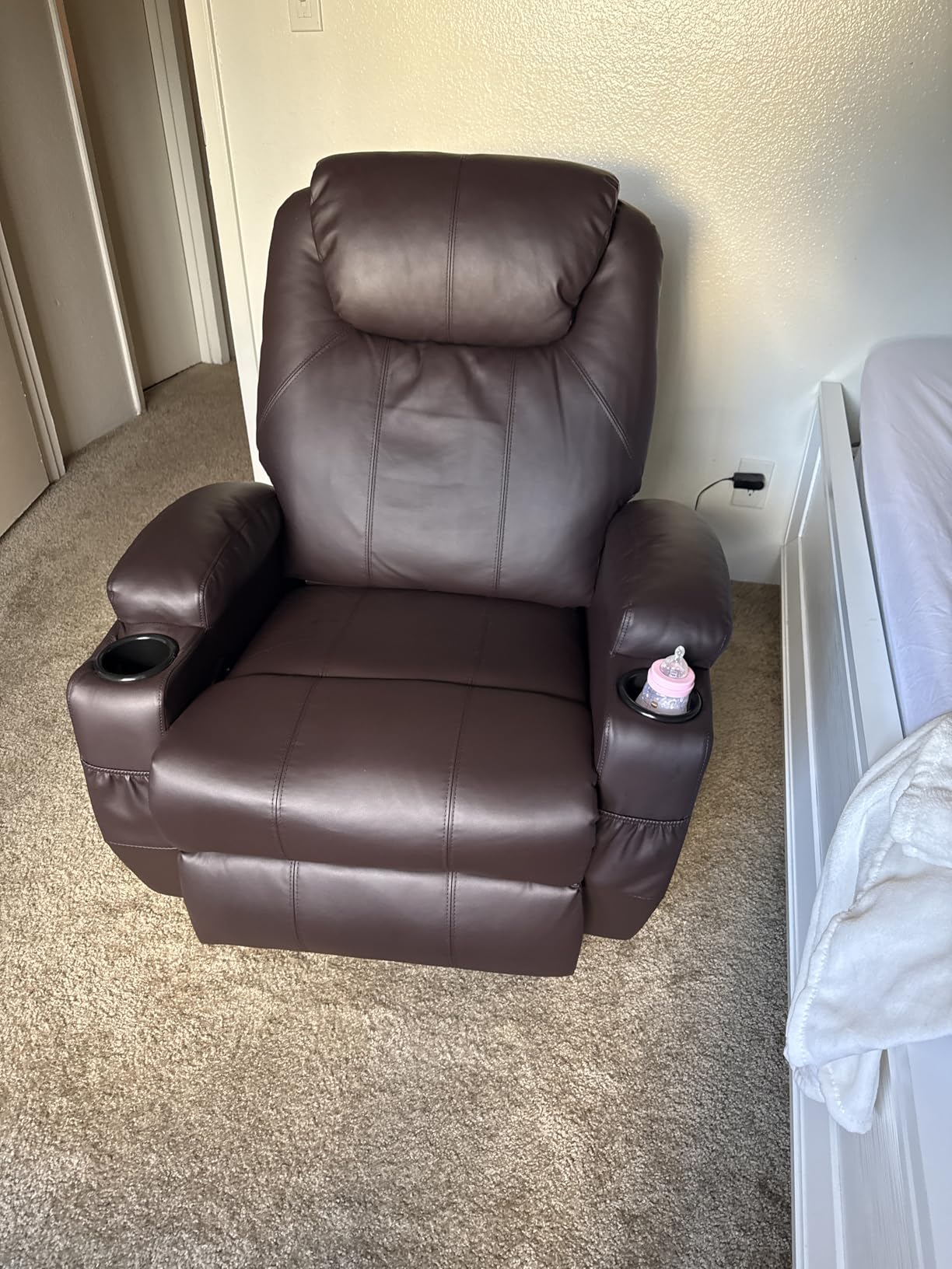Korser Recliner Chair, Rocking Chair with Massage and Heat, 360 Swivel with Remote Control customer photo 2