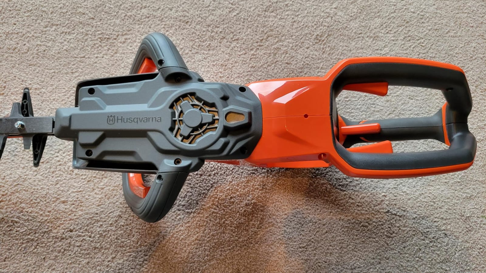 Husqvarna Hedge Master 320iHD60 Battery Hedge Trimmer, 24-Inch Electric Trimmer with Brushless Motor for Efficiency and Durability, 40V Lithium-Ion 4Ah Battery and Charger, 970592602, Gifts for Men customer photo 2