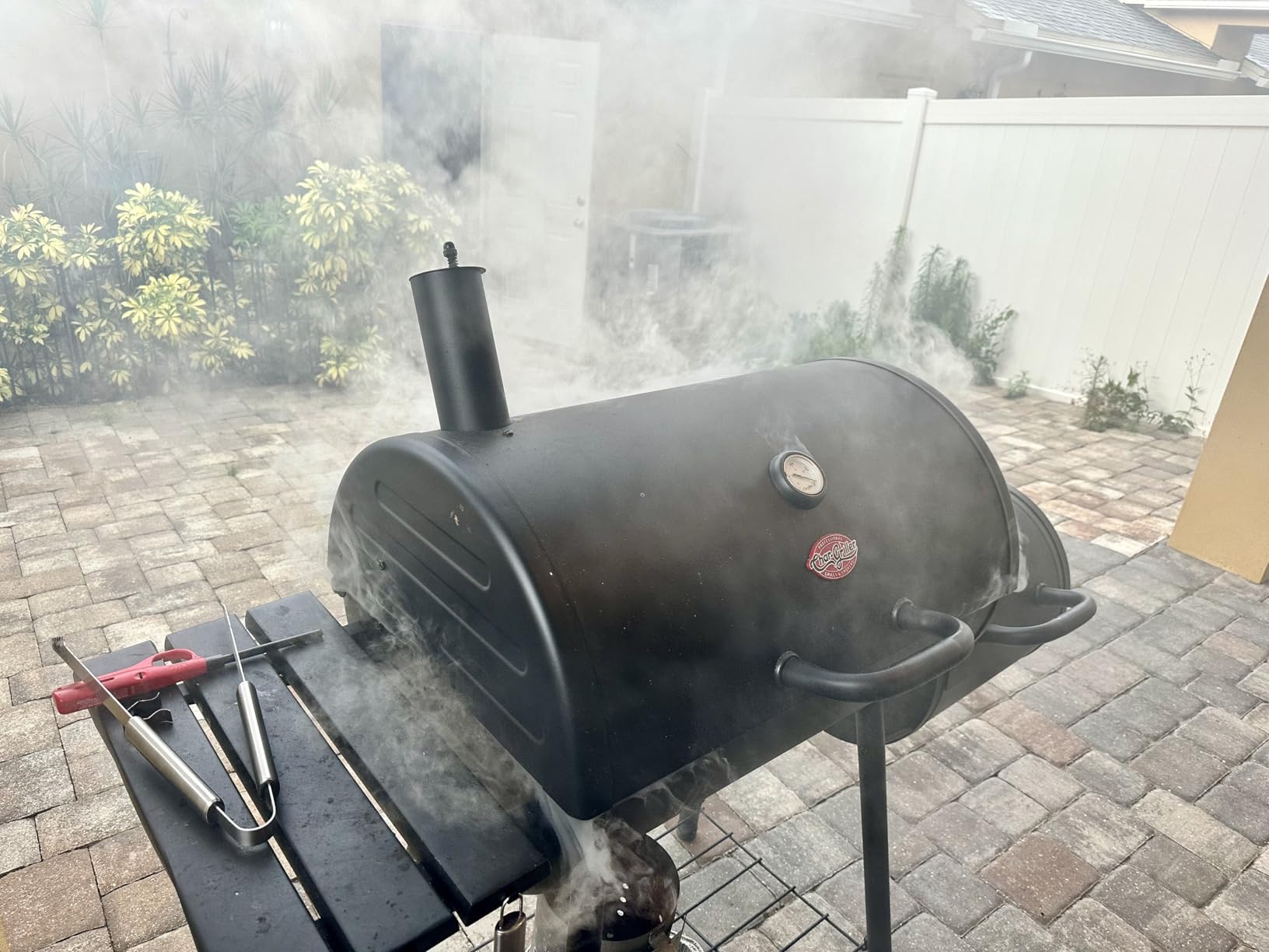 Char-Griller Smokin Pro Charcoal Grill and Offset Smoker with Side Fire Box, Dual Damper Control, Chrome Plated Steel Warming Rack, 1,130 Cooking Square Inches in Black customer photo 1