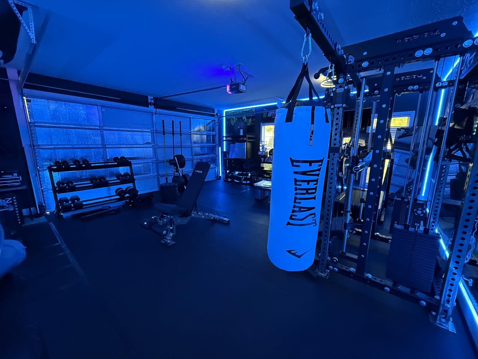 Everlast Elite Punching Bag | Durable Boxing MMA, Adults | Muay Thai customer photo 2