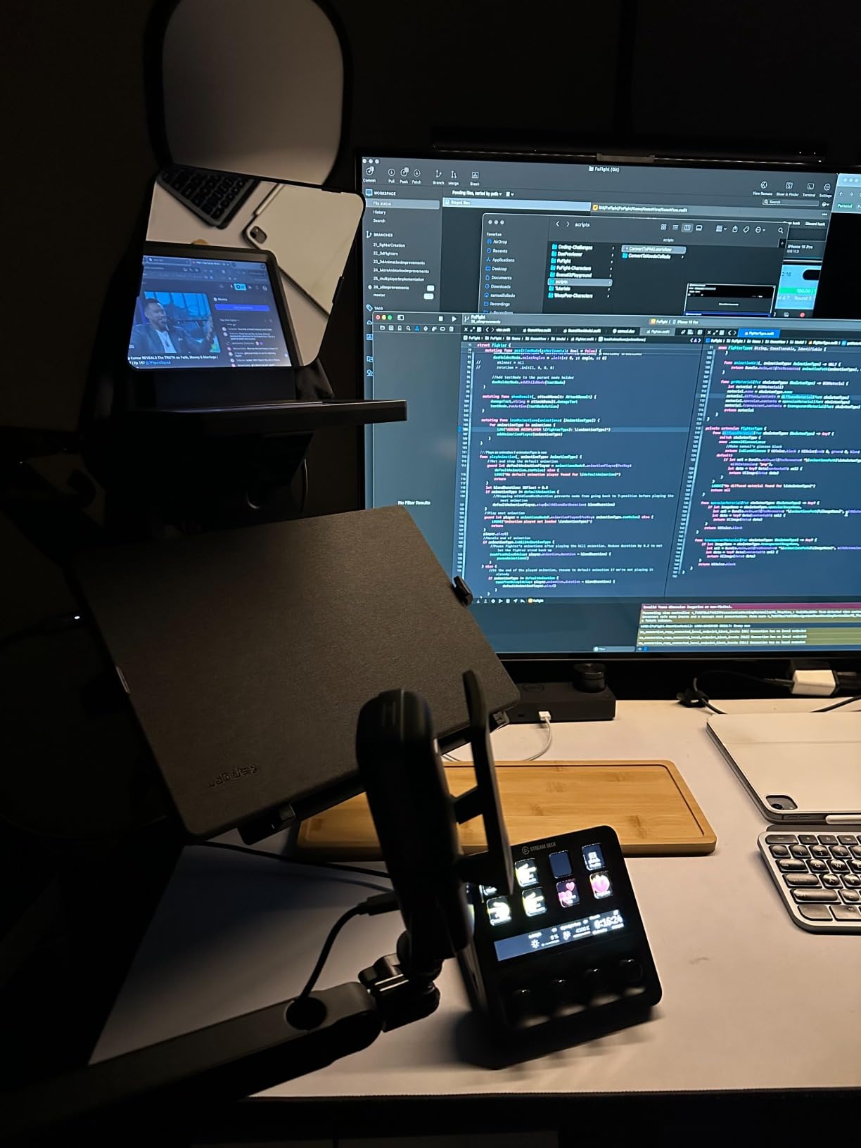 Elgato Prompter, Teleprompter with Built-in Screen | Drag-and-drop display, Supports DSLR, webcam, smartphone, Read chat or scripts, Works with Mac, PC, Stream Deck customer photo 1