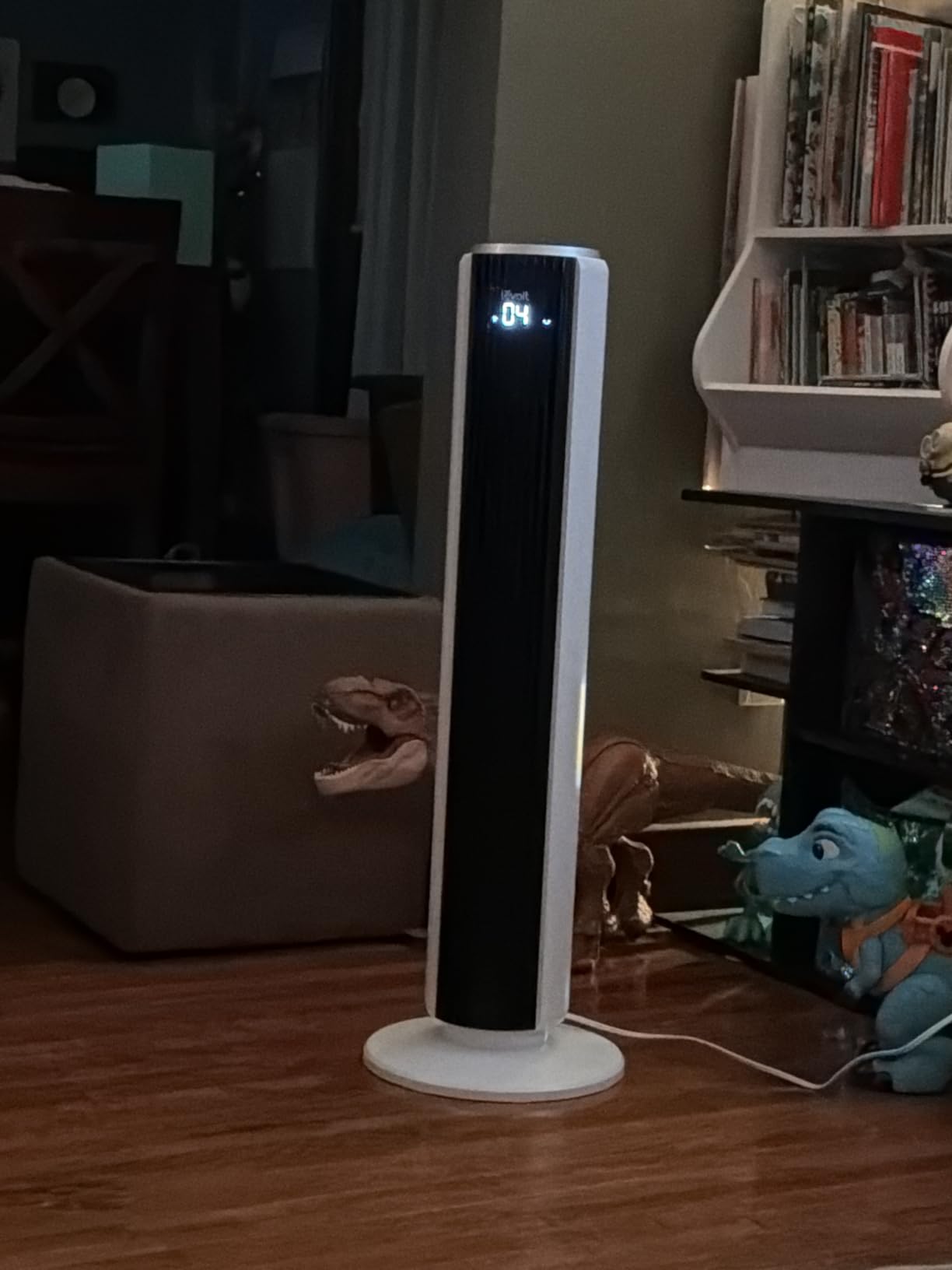Levoit Tower Fan for Bedroom, 28ft/s Fans that Blow Cold Air, 28dB Quiet | Standing Floor Fan for Room, 90° Oscillating, 5 Speeds 4 Modes & Temp Sensor, Bladeless, 12H Timer, Remoter, 36 inch, Black customer photo 2