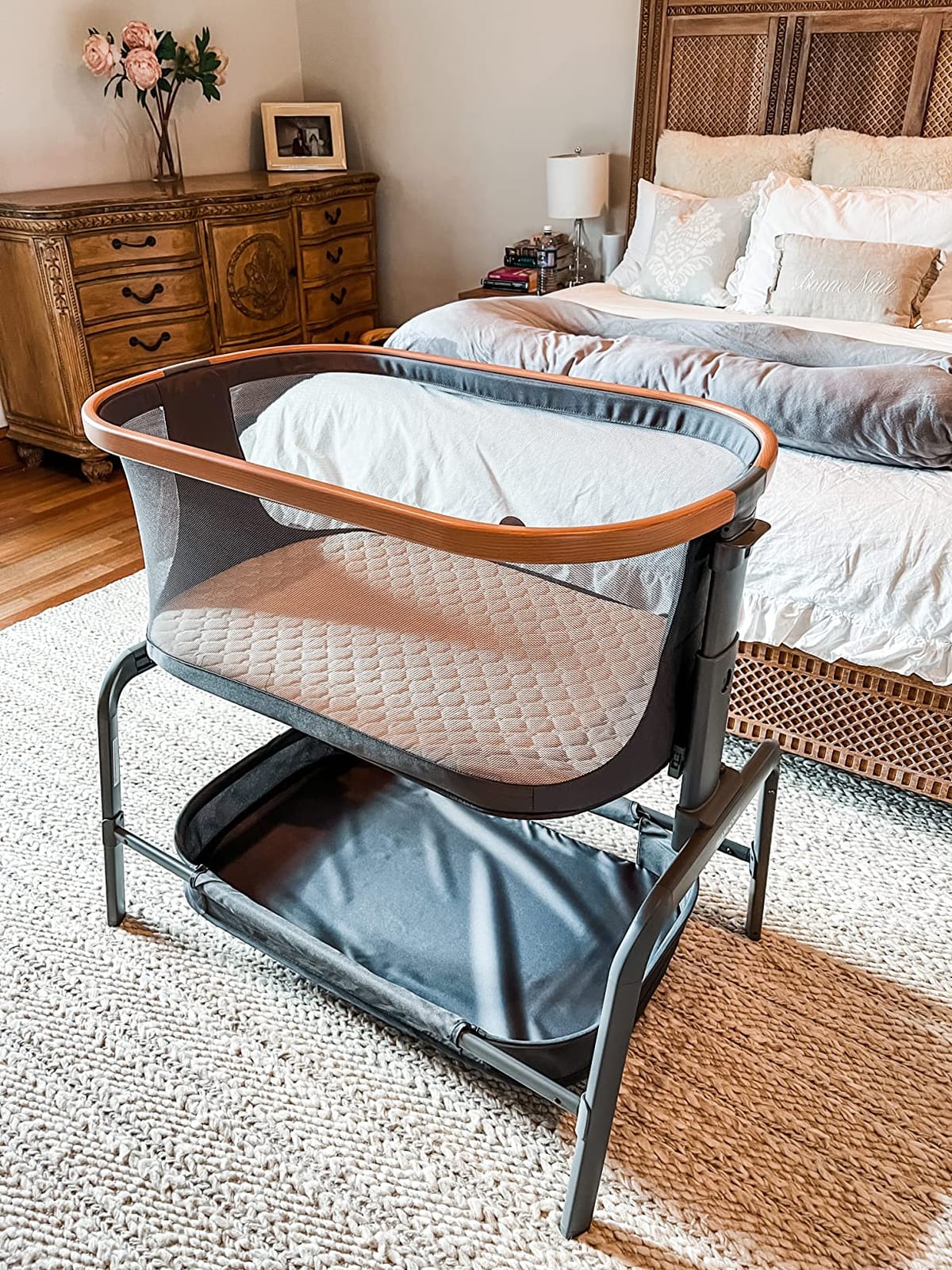 Maxi-Cosi Iora Baby Bassinets Bedside Sleeper, Portable Bassinet, Infant Bedside Sleeper Crib, Height Adjustable, Breathable Mesh, Large Storage Basket, Classic Slate customer photo 1