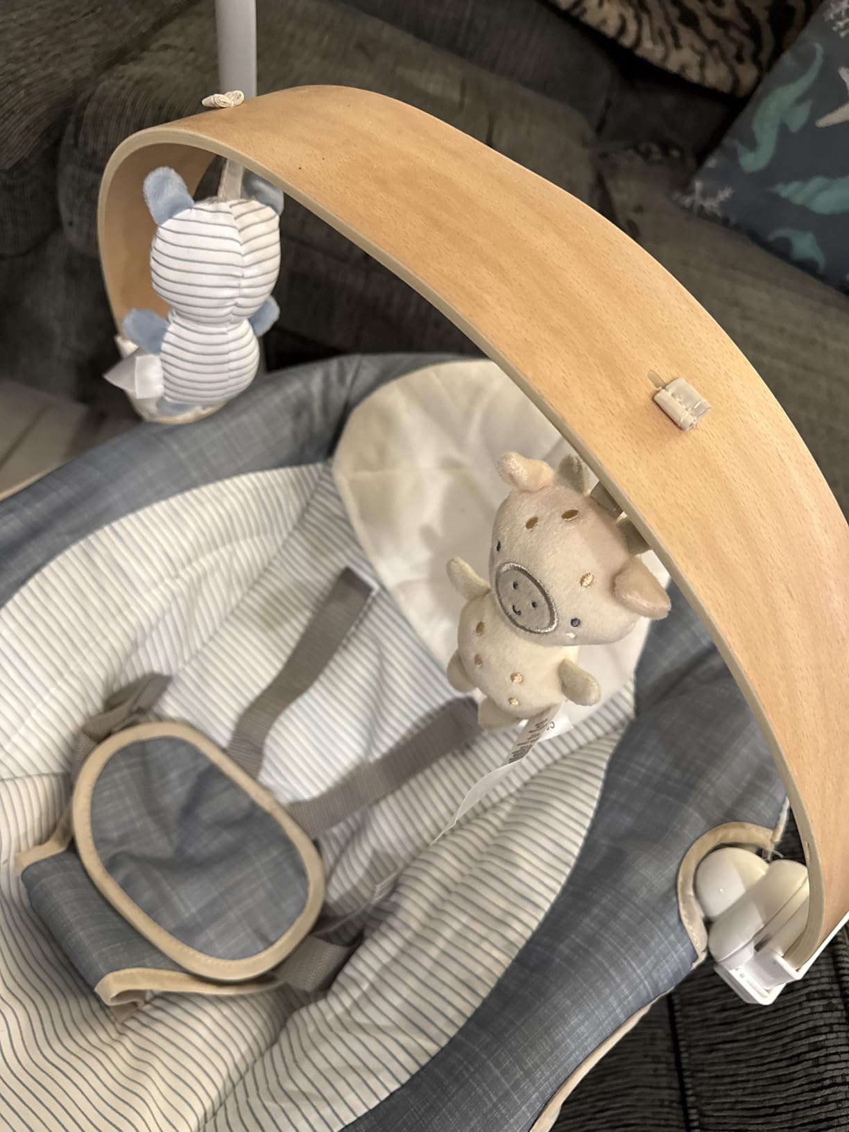 Ingenuity SimpleComfort Compact Baby Swing, Rotating Seat Swings in 3 Directions, 6 Speeds, 8 Melodies & 3 Nature Sounds, Ages 0-9 Months, Up to 20 Pounds - Chambray customer photo 2
