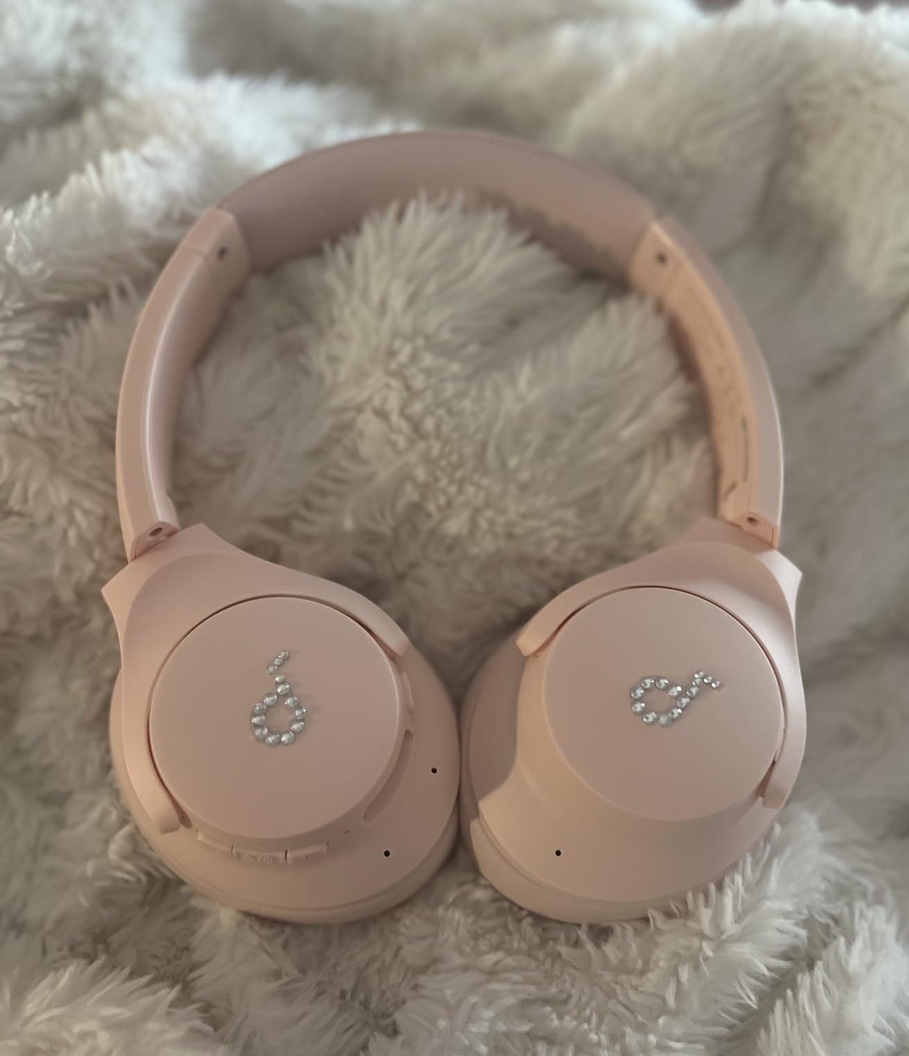 Soundcore by Anker Q20i Hybrid Active Noise Cancelling Headphones, White | Over-Ear, Bluetooth, 40H ANC Playtime, Hi-Res Audio, Big Bass, Transparency Mode, Customize via App, Travel, Home, Office customer photo 2