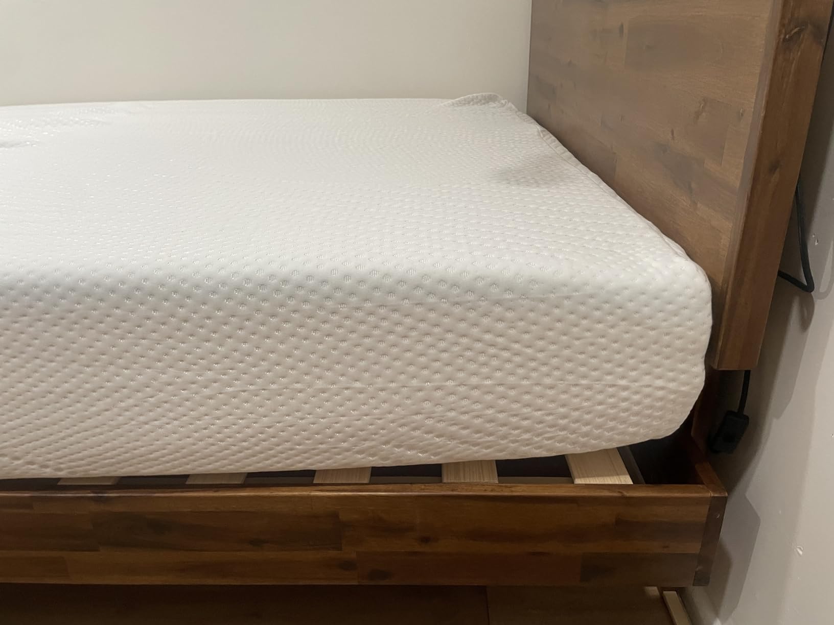 Zinus 12 Inch Green Tea Essential Memory Foam Mattress [New Version], Queen, Fiberglass Free, Medium Feel, Breathable Airflow Memory Foam, Certified Safe Foams & Fabric, Mattress in A Box customer photo 2
