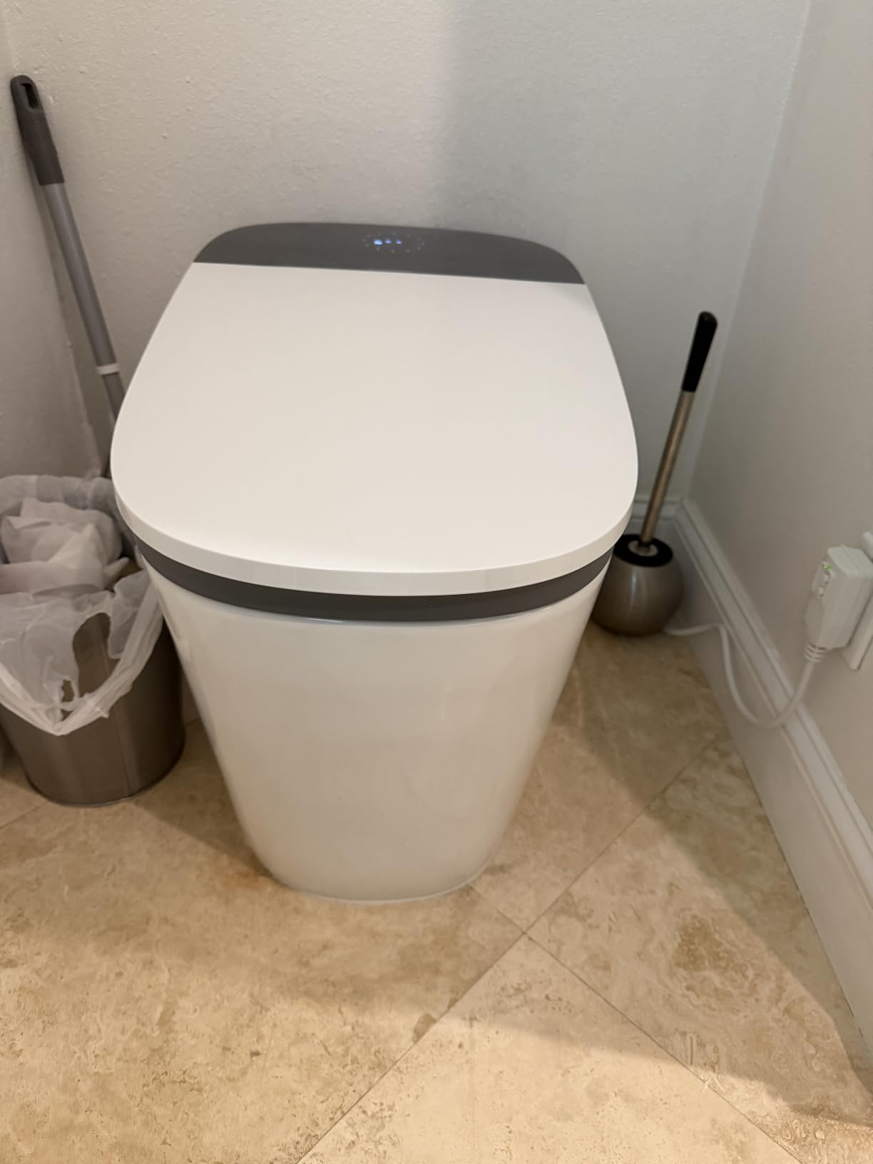 WOODBRIDGE Smart Toilet with 1000g MaP Flush Score & Foam Shield (B0930S) customer photo 2