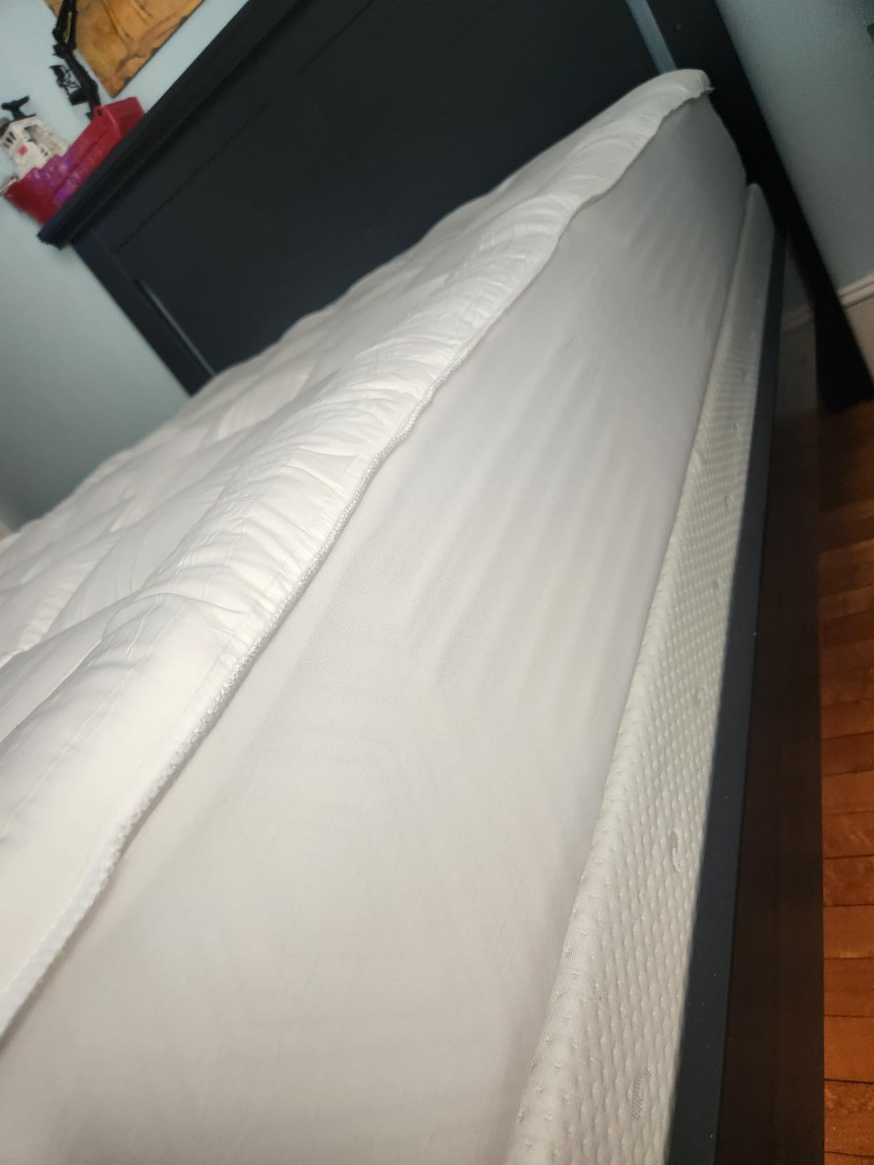 Niagara Sleep Solution Cloud-Like Queen Non-Slip Mattress Topper - 100% Cotton Top Mattress Pad for Back Pain Relief - Extra-Grip, Breathable & Naturally Cooling for Hot Sleepers, White customer photo 1