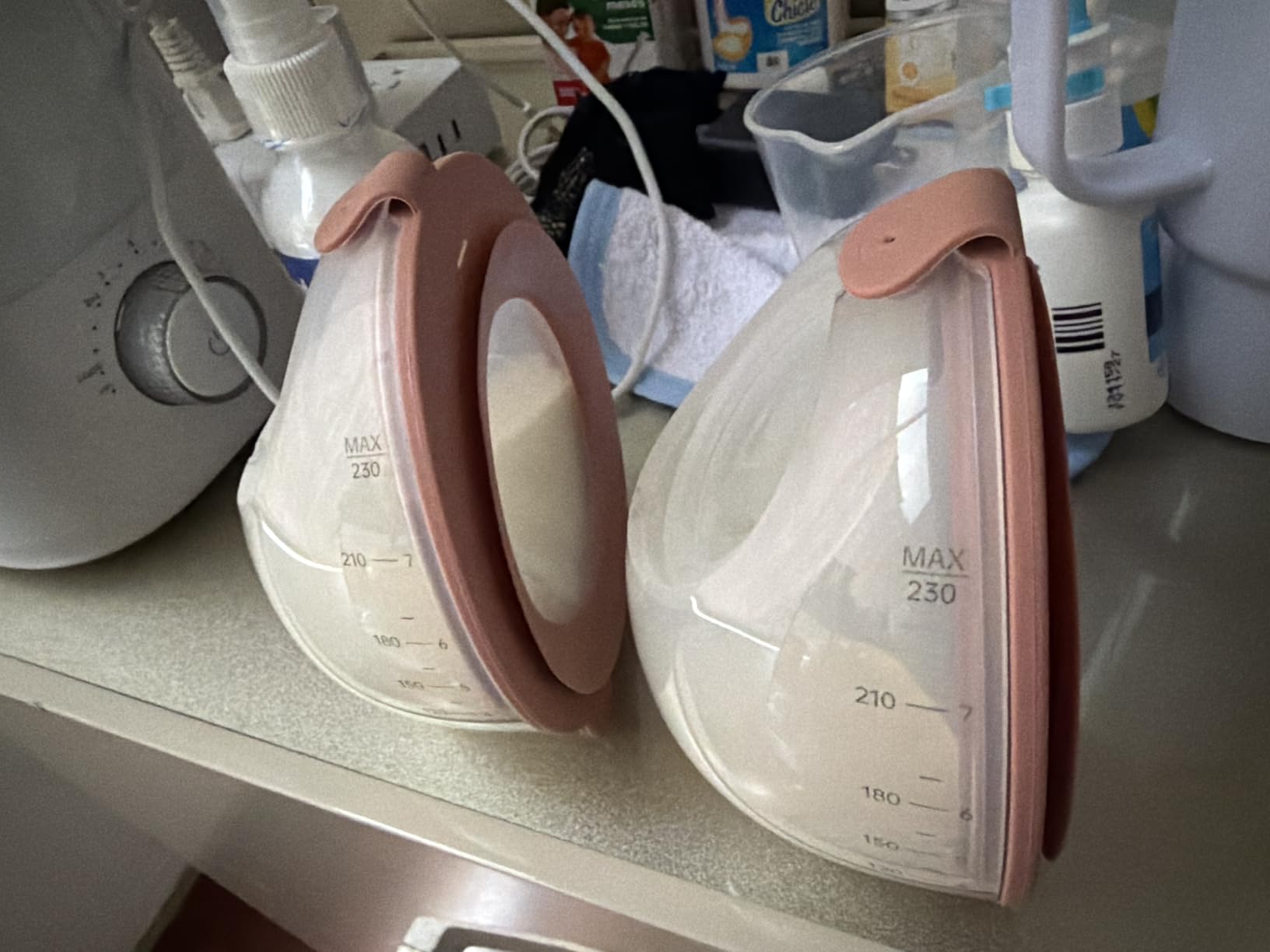 Momcozy V1 Pro Wearable Breast Pump, Hospital-Grade Pocket Primary Pump, Hands-Free Portable Pump with Lightweight Visible Cups for Real Milk Removal customer photo 2