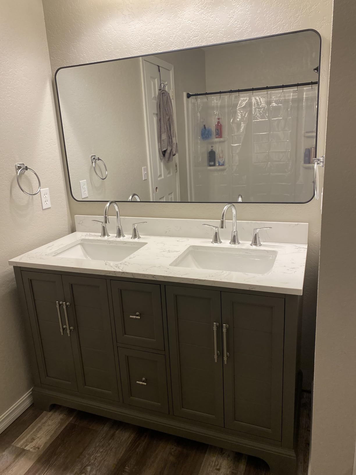 60 Inch Bathroom Vanity with Single Sink & Ceramic Top, Vanity Cabinet with Center Countertop Basin, Soft-Closing Doors, Backsplash, White customer photo 1