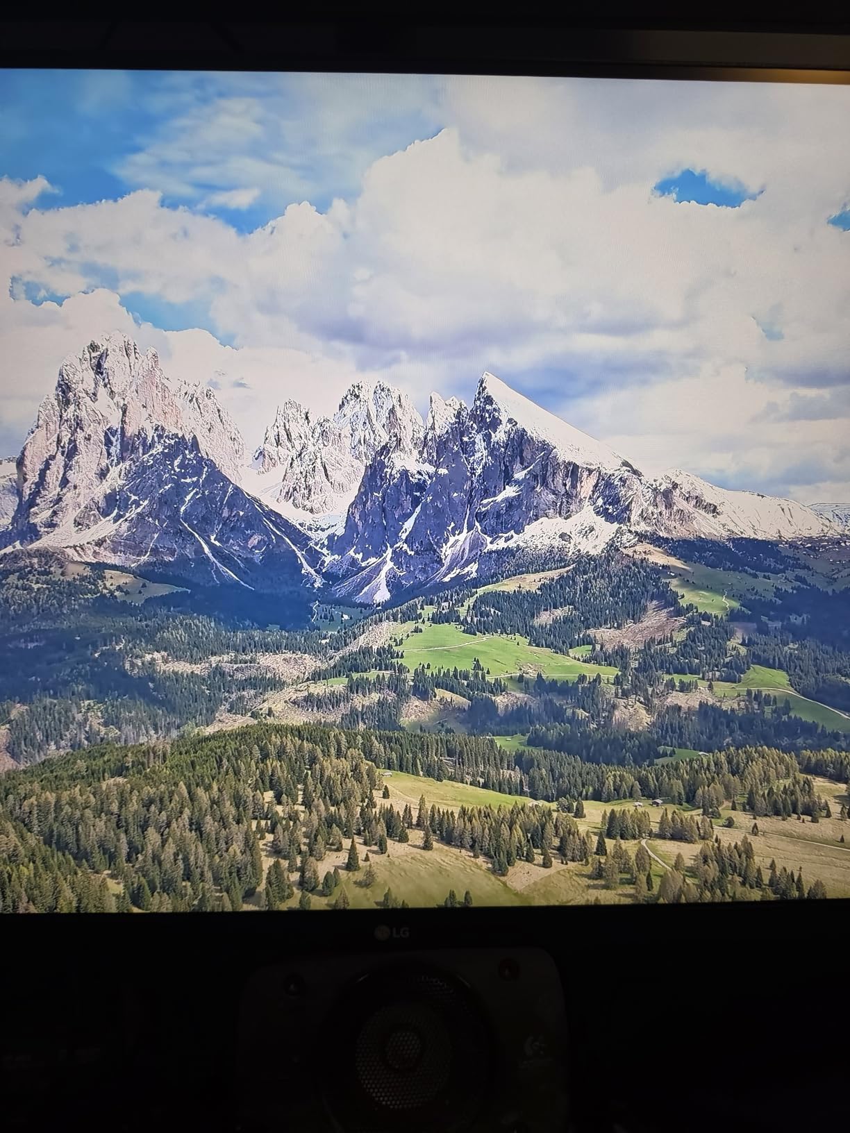 LG 32UR500K-B Ultrafine 32-inch 4K UHD Computer Monitor HDR10 Built-in Speaker customer photo 2