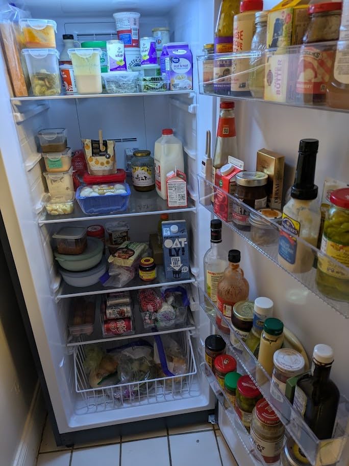 BLACK+DECKER 14 Cu. Ft. Convertible Freezer Refrigerator, Upright Freezer with Glass Shelves, ENERGY STAR rated, Frost Free, BUC1400XW, White customer photo 1