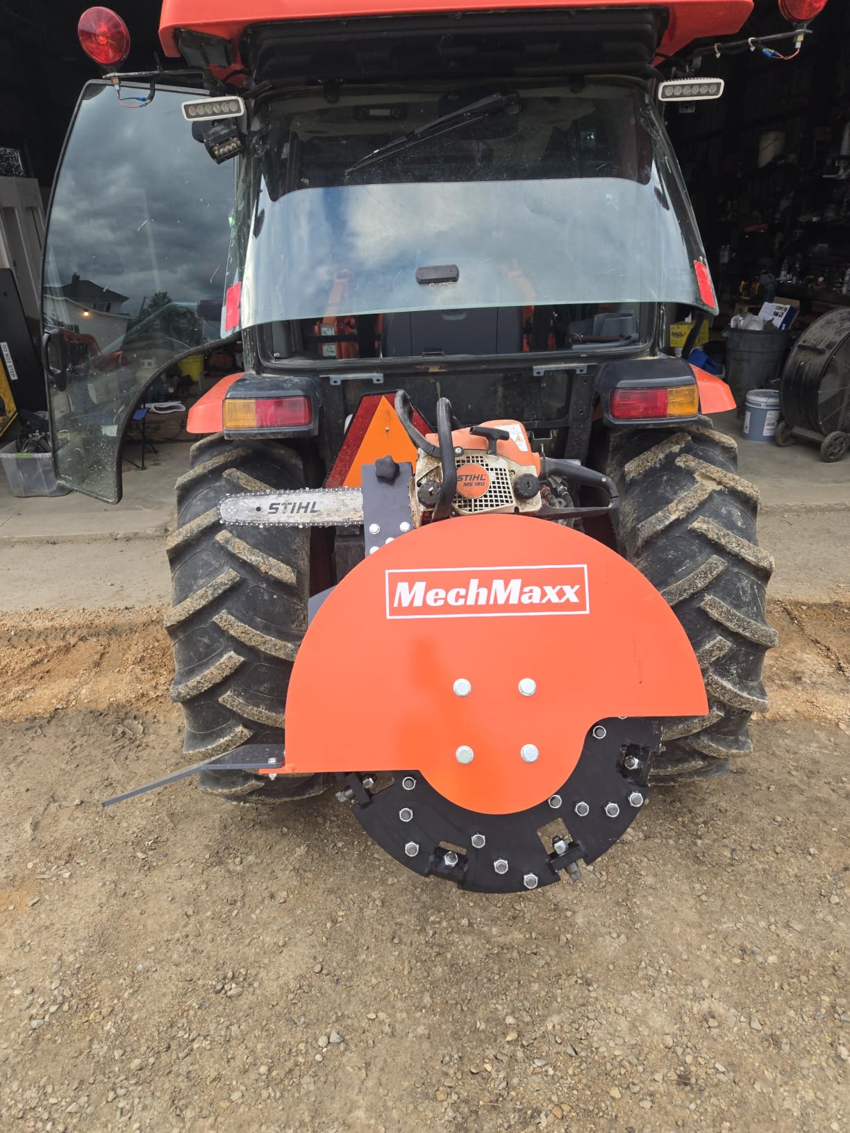 MechMaxx Heavy Duty 3-Point PTO Powered Stump Root Grinder For 15-45HP Tractors With 34 Carbide Teeth, 6'' Cutting Depth, 24'' Flywheel Diameter, Model SG24 Orange customer photo 2
