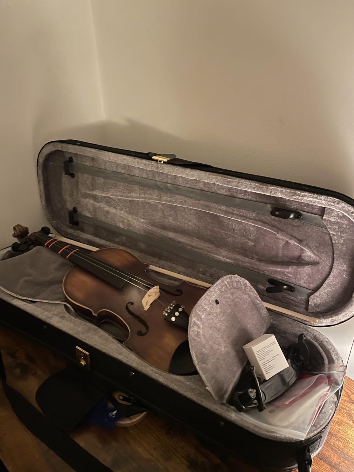 Vangoa Violin 4/4 Full Size Set, Varnish Fiddle Solid Wood for Professional Adults Senior Intermediate Beginners Student Starter Acoustic Violins Kit Outfit with Ebony Fitted, Hard Case, Right Handed customer photo 1