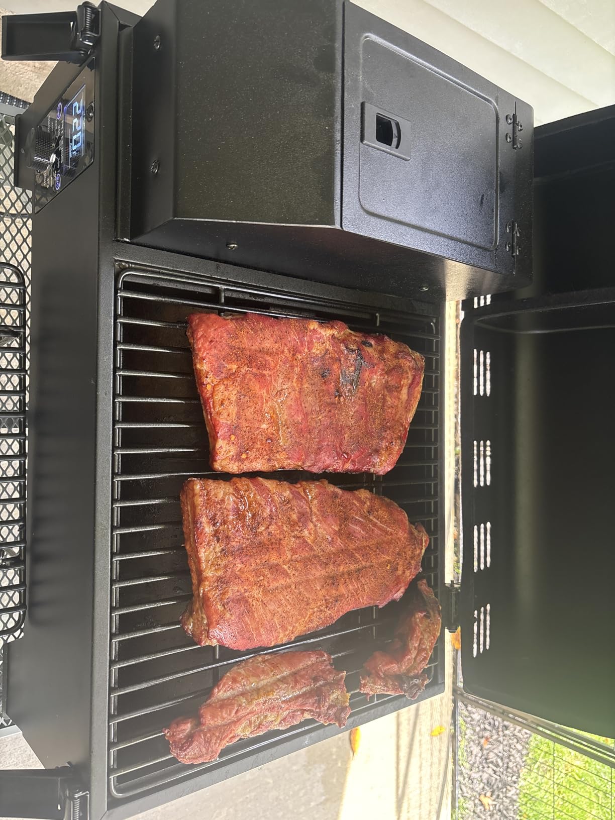 Pit Boss 150 Wood Pellet Grill & Smoker with Flame Broiler, 256-Sq. In. Cooking Space, 180°F to 500°F Temperature Range, 7 lb. Pellet Hopper, for Tailgating, Camping, or Travel, Black customer photo 2