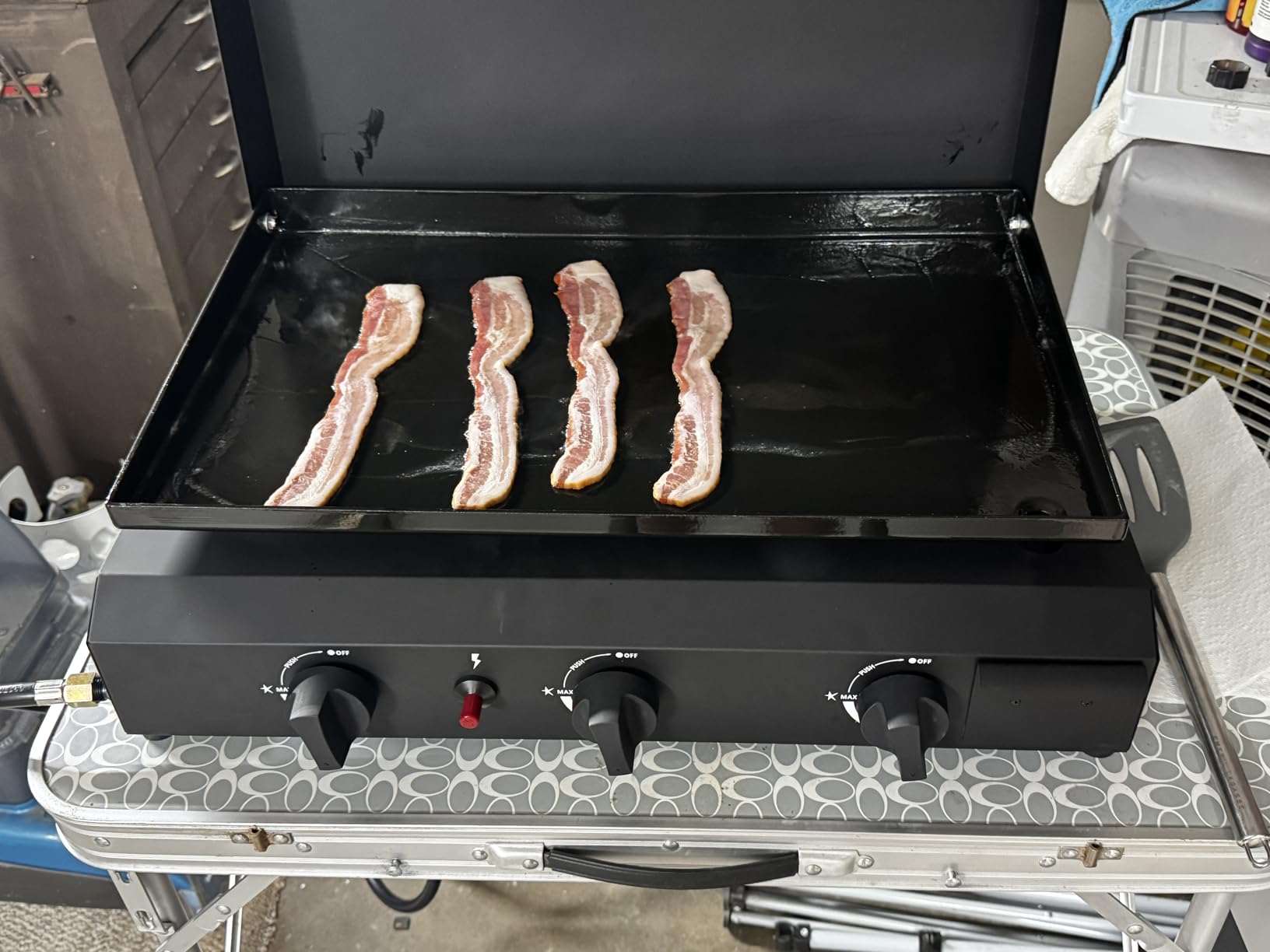 SKOK 23.3 Inch Flat Top Grill, Gas Griddle with Hood, Portable Tabletop Propane Gas Griddle Grill for Camping, Outdoor & Tailgating Barbecue, 45,000 BTU Output, 3 Burners customer photo 1