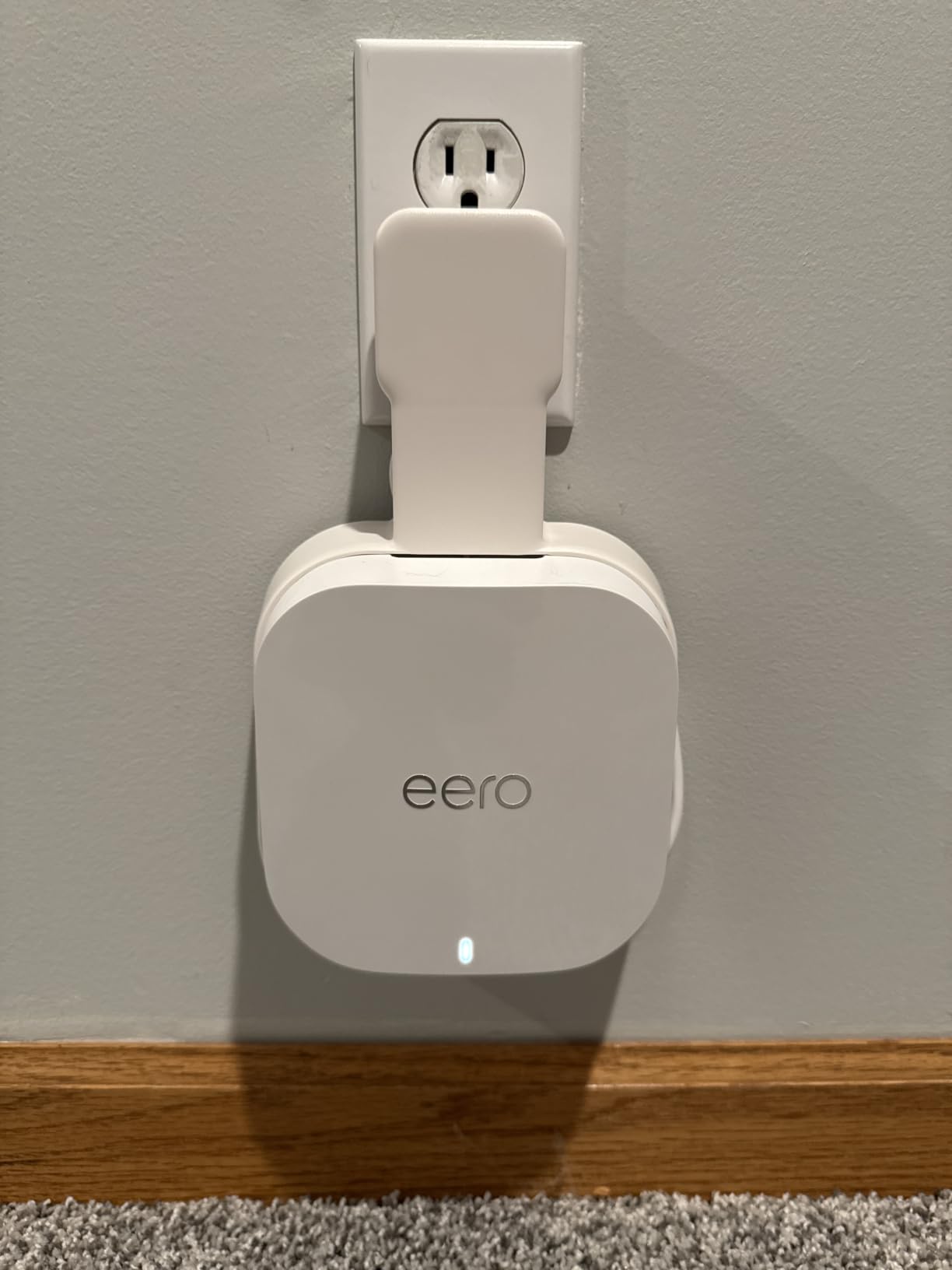 Amazon eero 7 dual-band mesh Wi-Fi 7 router (newest model) - Supports internet plans up to 2.5 Gbps, Coverage up to 6,000 sq. ft., 3-pack customer photo 1
