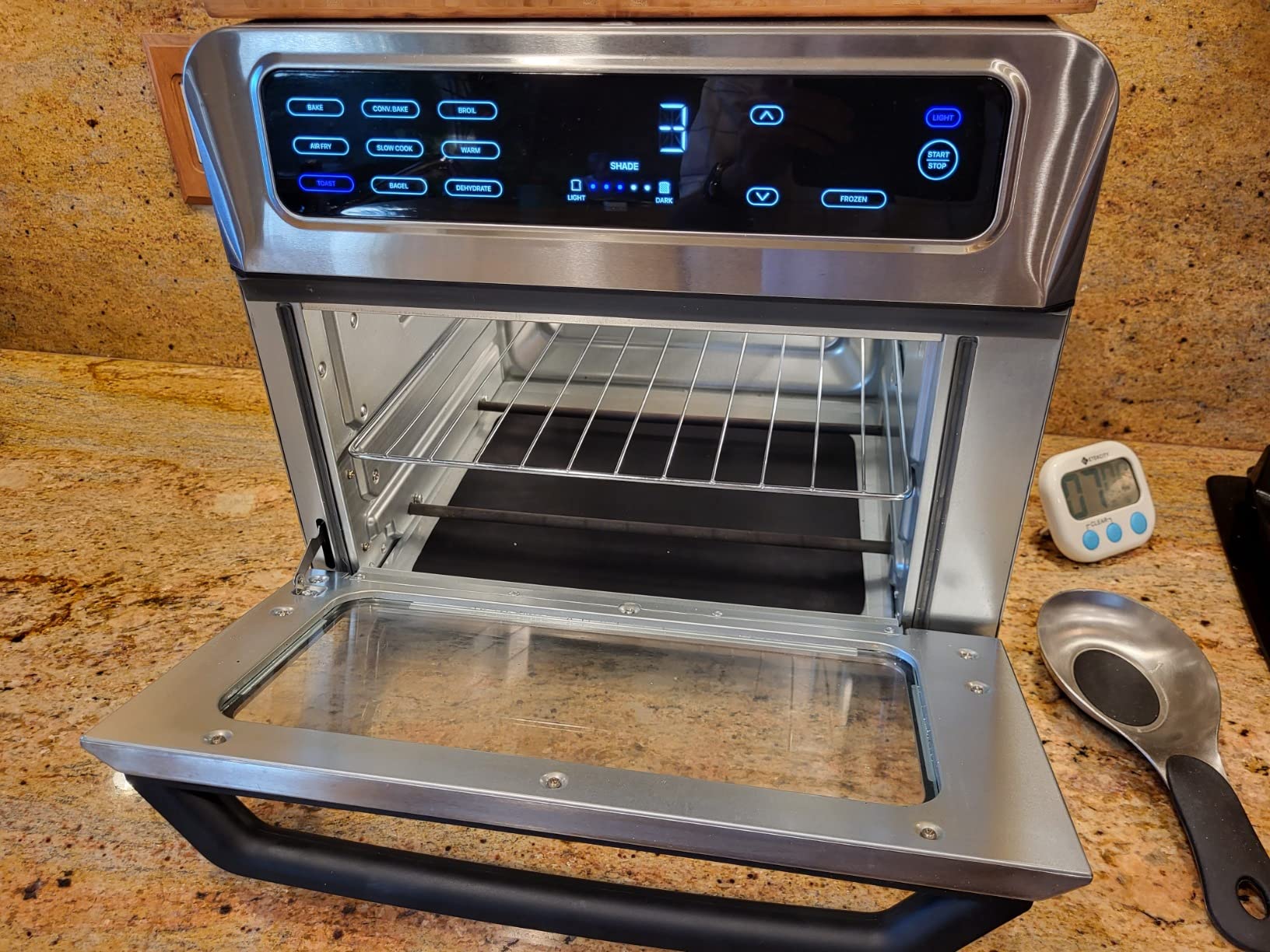 Chefman Air Fryer Toaster Oven Combo, Countertop Oven, Bake, Broil, Air Fry, Toast, and Bagel Functions, 450F Max Temp, 4 Slice customer photo 1