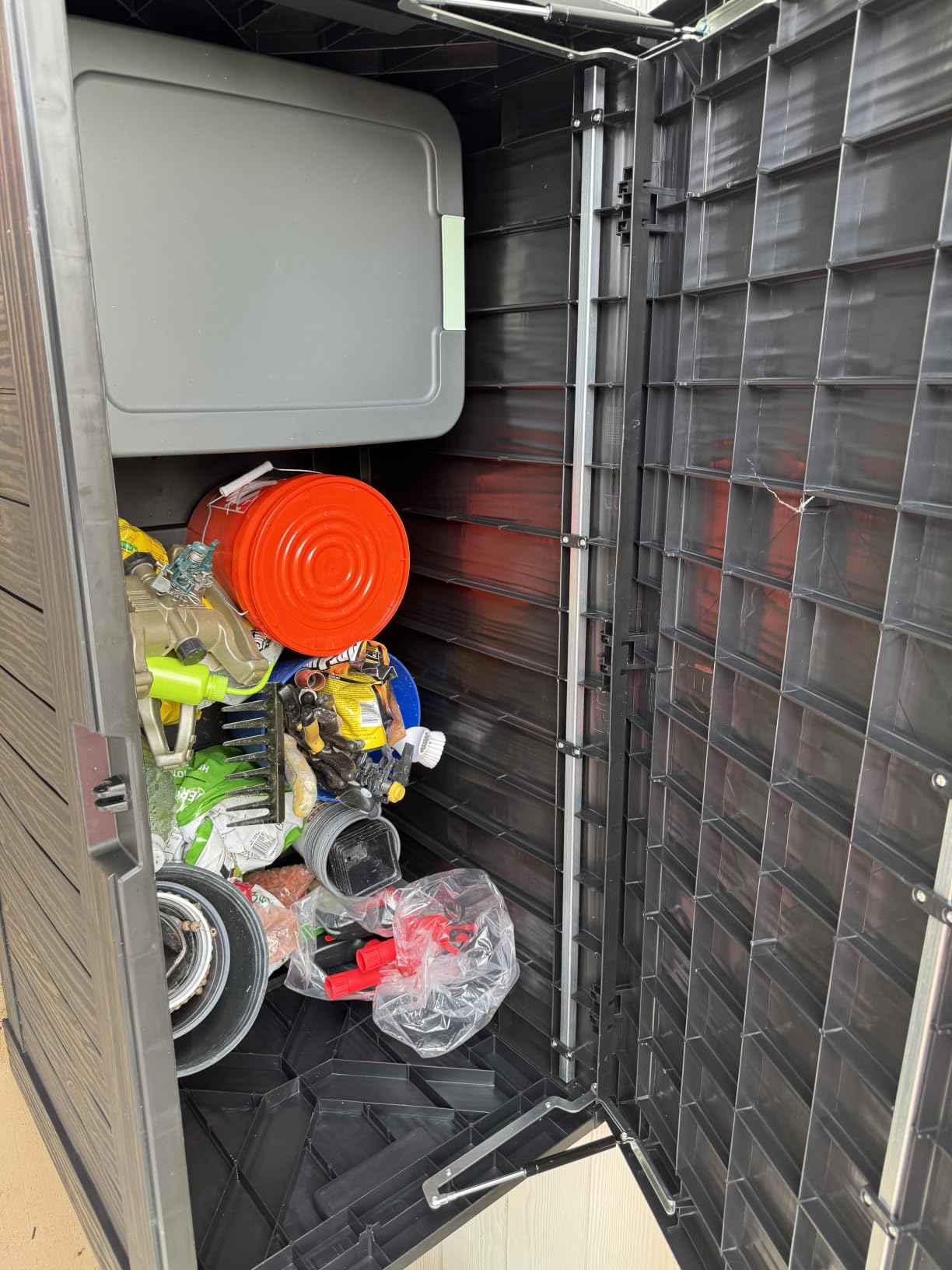 Devoko 120 Gallon Deck Box Resin Outdoor Storage Box customer photo 1