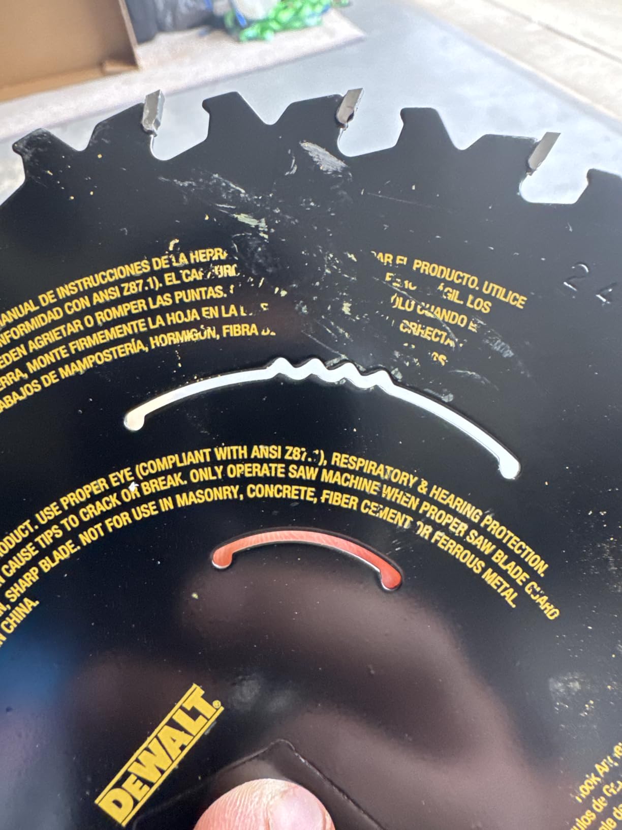 DEWALT 20V MAX XR Brushless Cordless 7-1/4 in. Circular Saw, Tool Only (DCS590B) customer photo 1